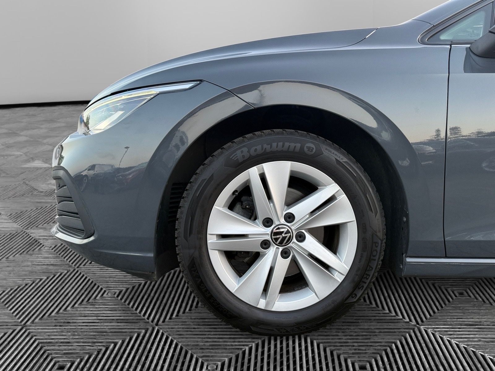 Volkswagen Golf VIII 2.0 TDI DSG LIM. LIFE - Samsaru's Car Outlet