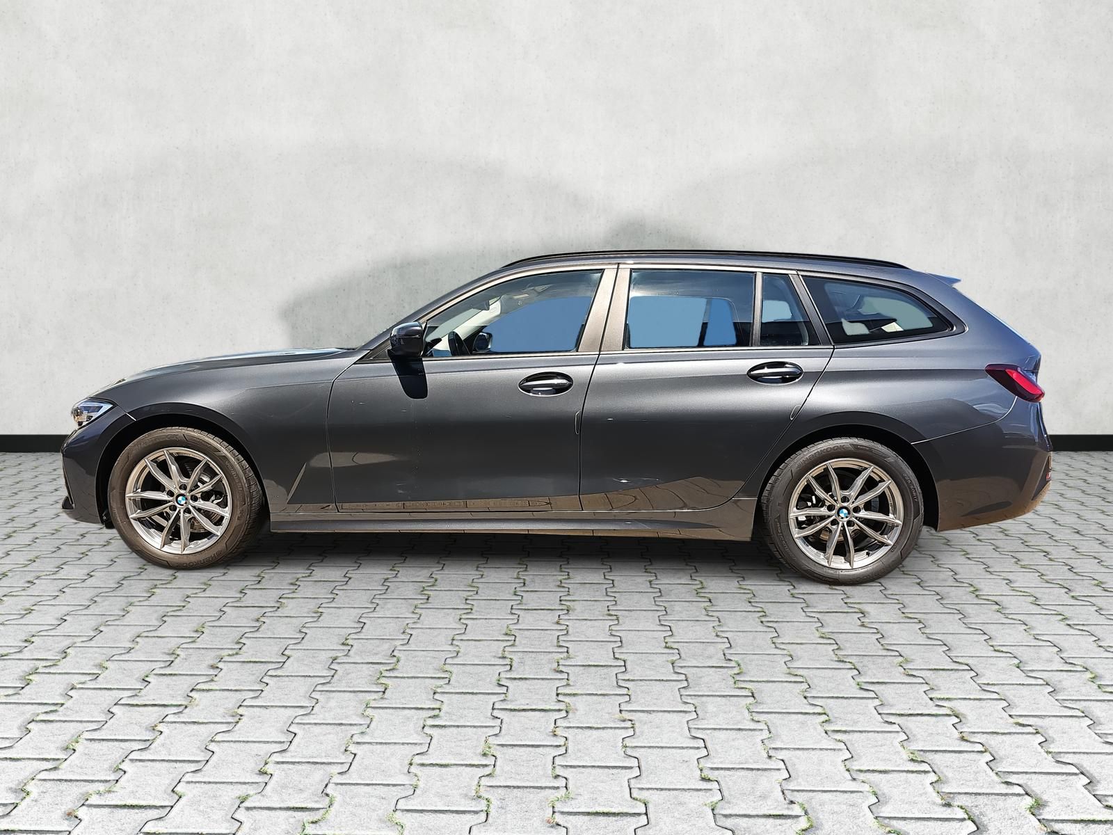 BMW 320d xDrive Touring Advantage - Samsaru's Car Outlet
