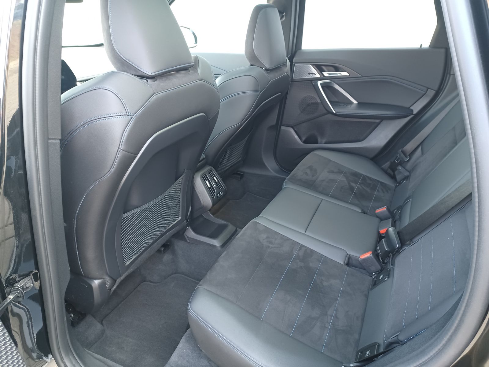 BMW X1 xDrive23d M Sportpaket - Samsaru's Car Outlet