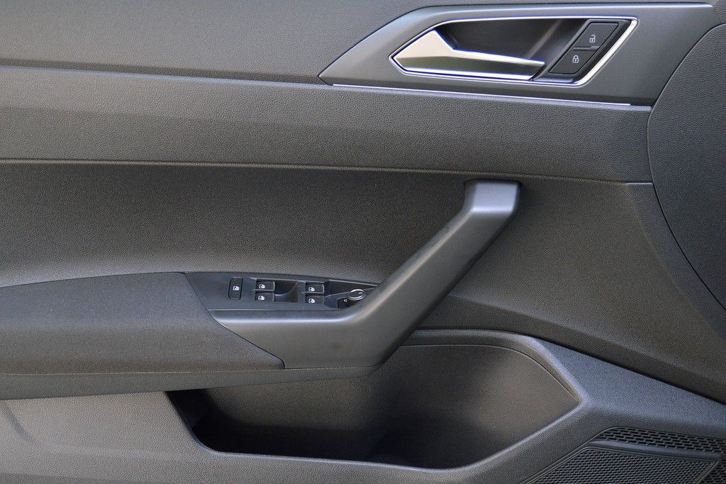 Volkswagen Taigo 1.5 TSI DSG R-Line - Samsaru's Car Outlet