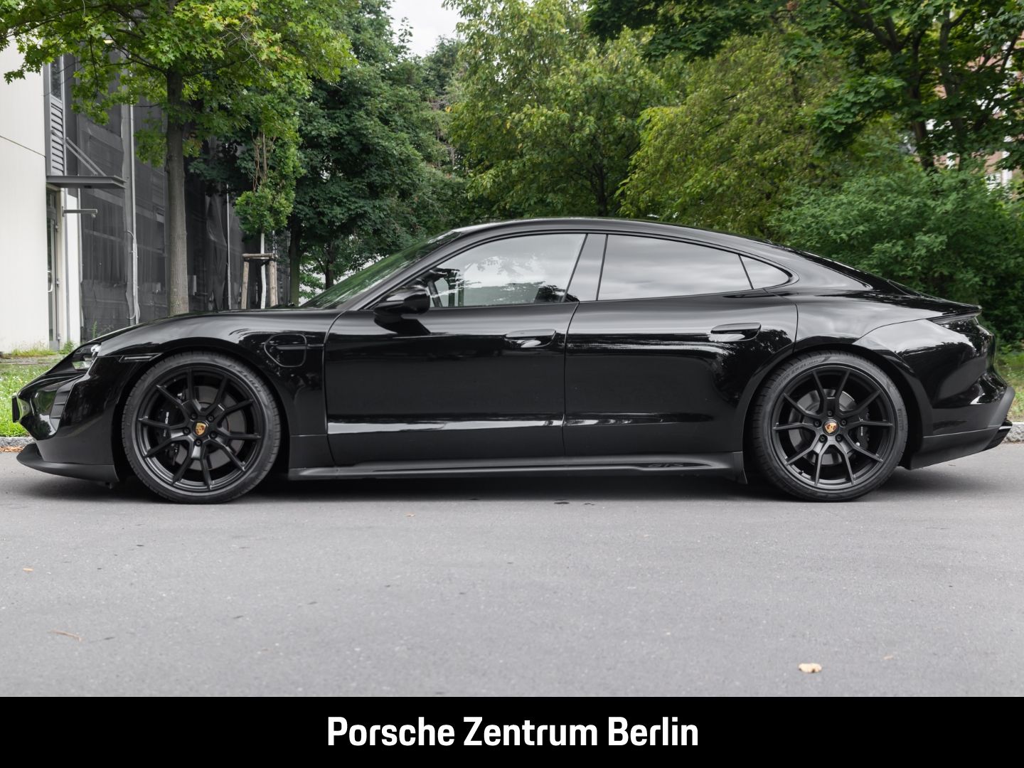 Porsche Taycan GTS HA-Lenkung InnoDrive HeadUp LEDMatrix