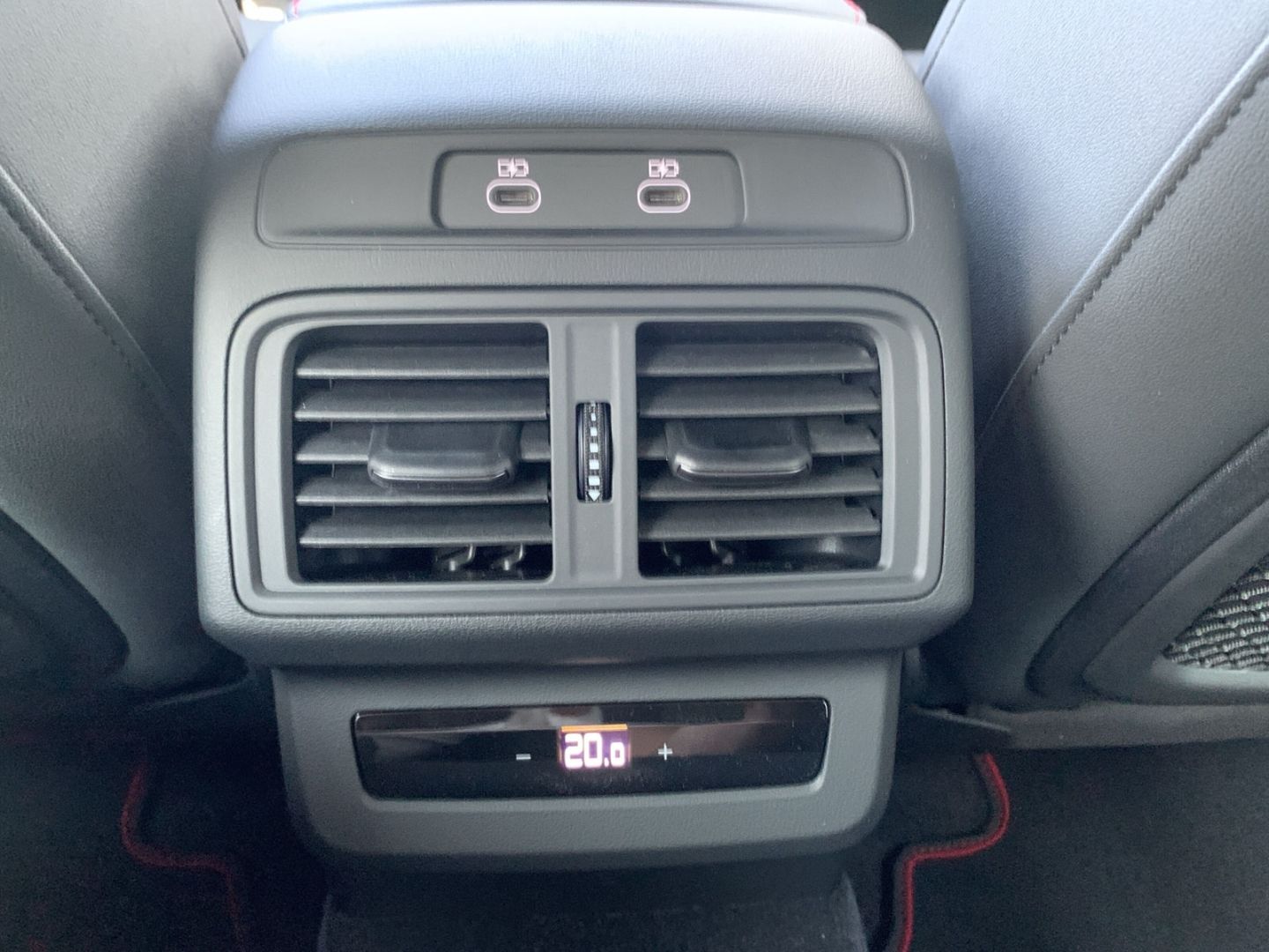 Audi Q5 TFSI quattro Stronic+edition one - Samsaru's Car Outlet