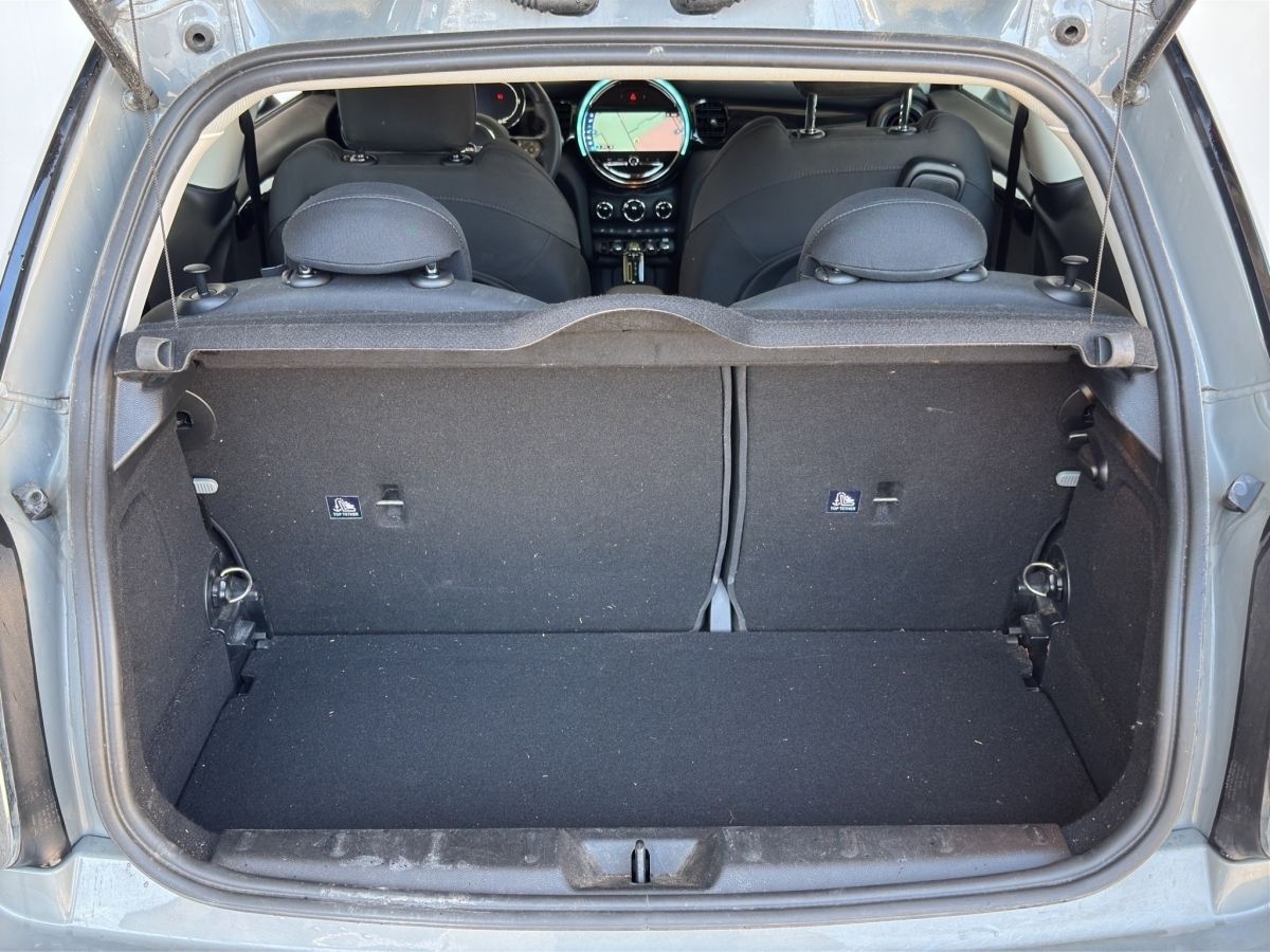 MINI Cooper SE - Samsaru's Car Outlet