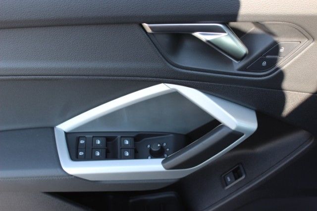Audi Q3 35 TDI quattro S tronic - Samsaru's Car Outlet