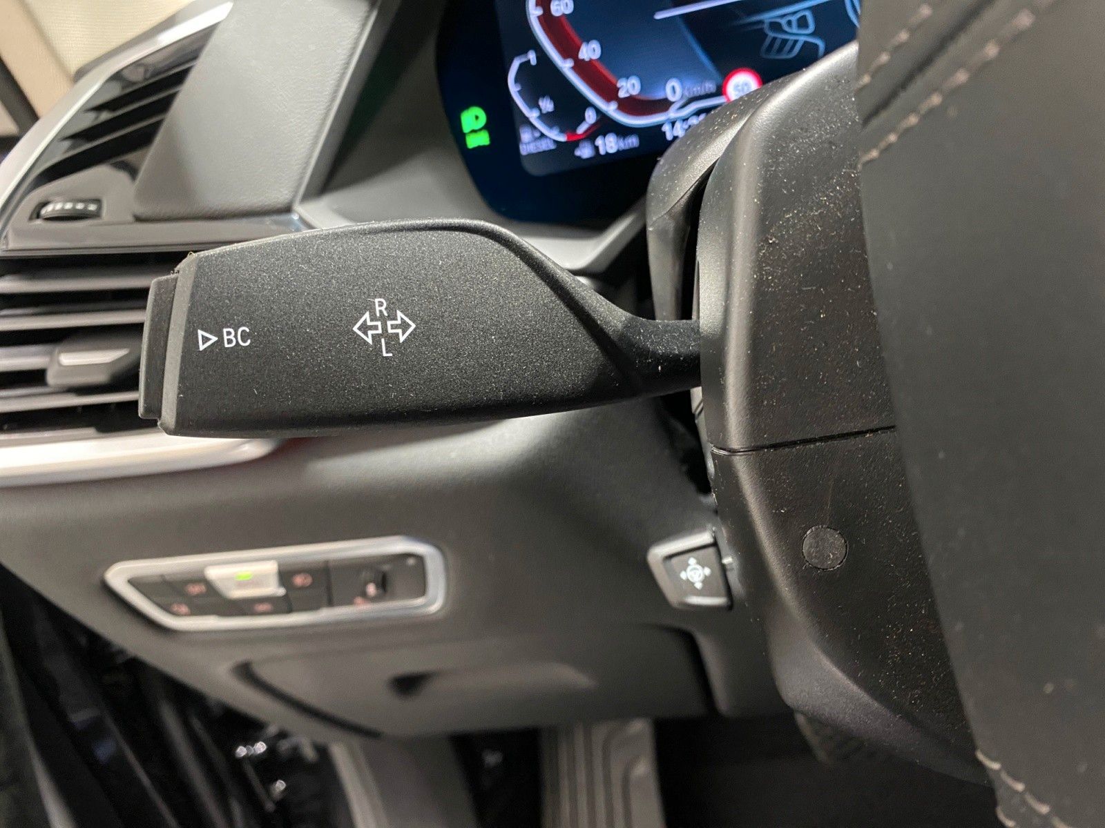 BMW X5 xDrive 30d M-Shadow HuD LEDER AHK LED 20 Zoll
