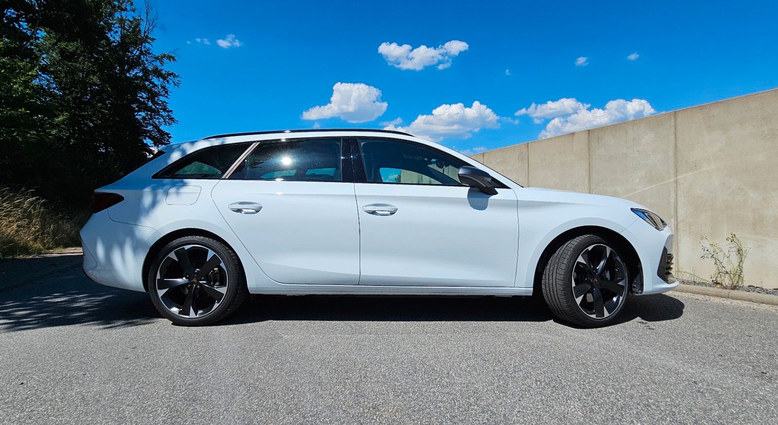 Cupra Sportstourer e-Hybrid - Samsaru's Car Outlet