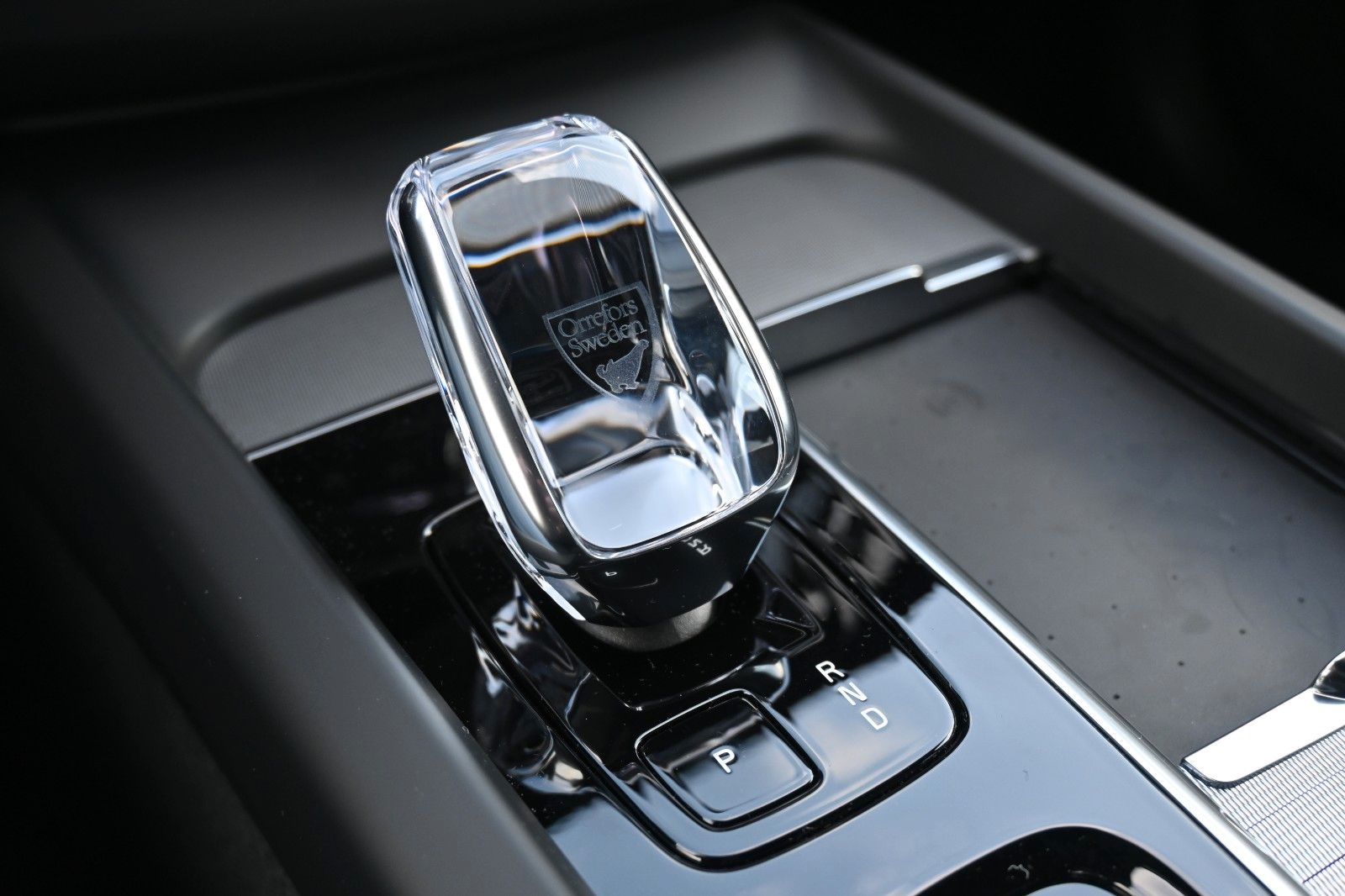 Volvo XC60 B5 AWD Plus Dark*FSHZG*360°*H&K*ACC*AHK