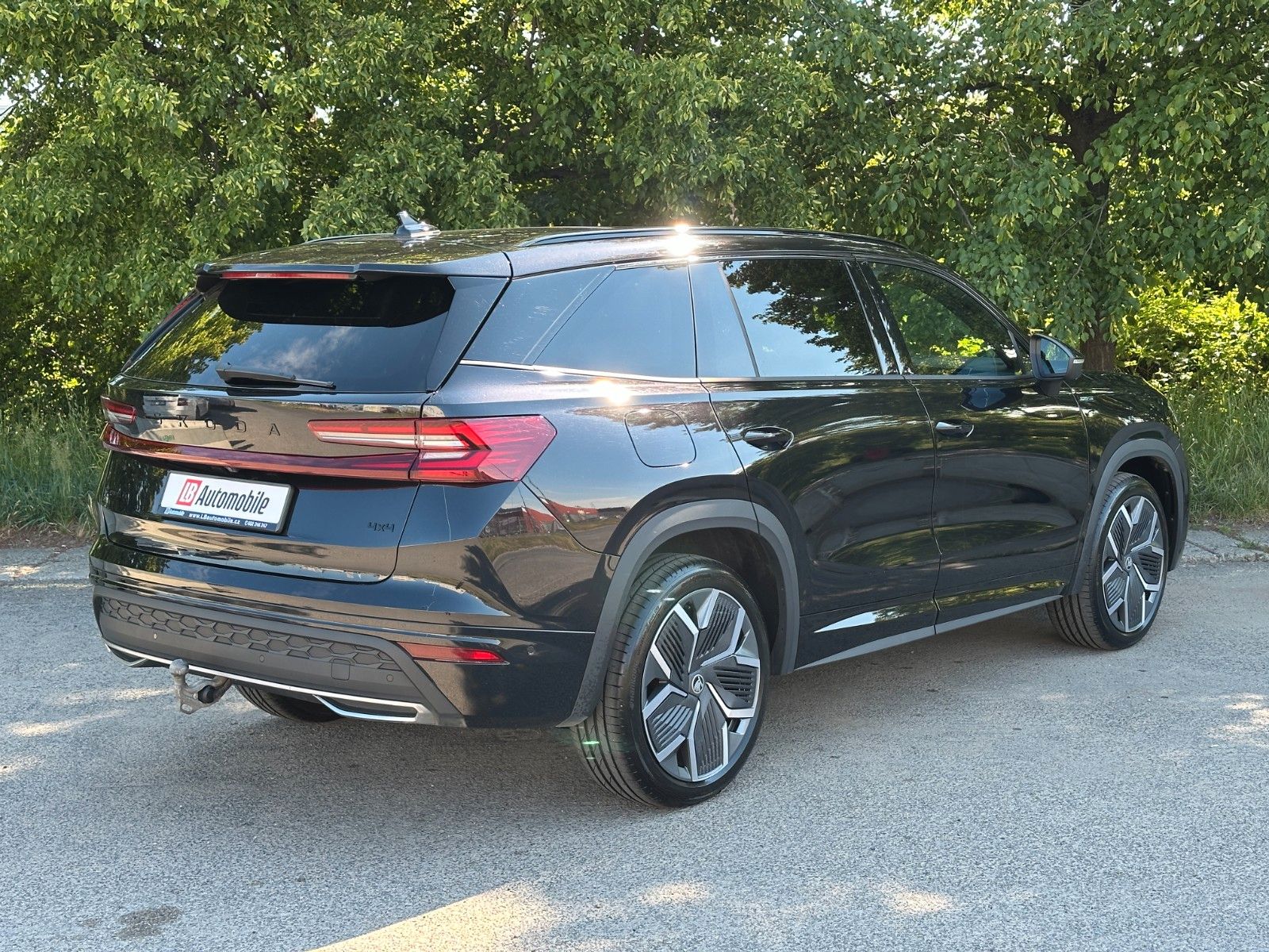 Skoda Sportline 4x4 NAVI Webasto PADACH DCC+ LM20"AHK