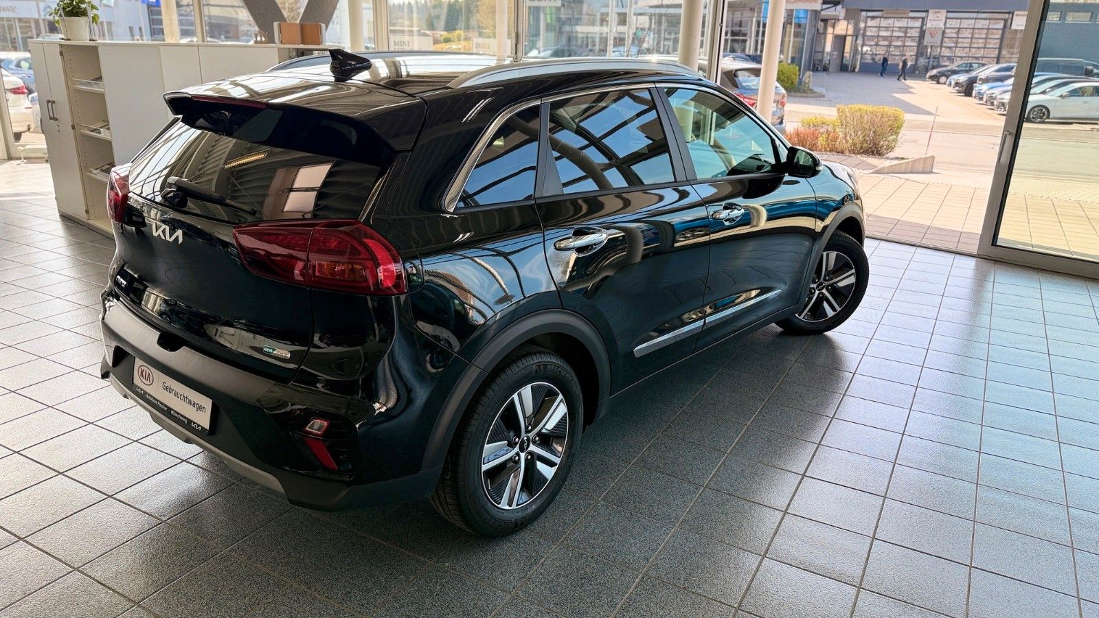 Kia Niro 1.6 Spirit Plug-in Hybrid - Samsaru's Car Outlet