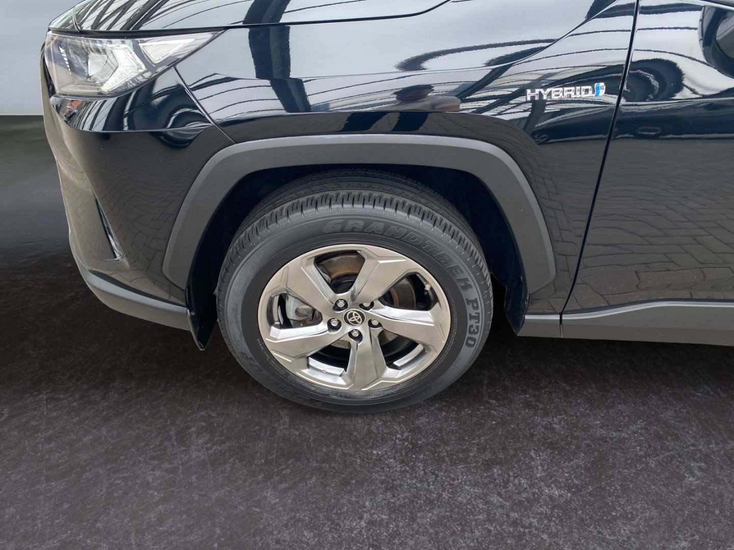 Toyota RAV 4 2.5 4x2 Hybrid Team - Samsaru's Car Outlet