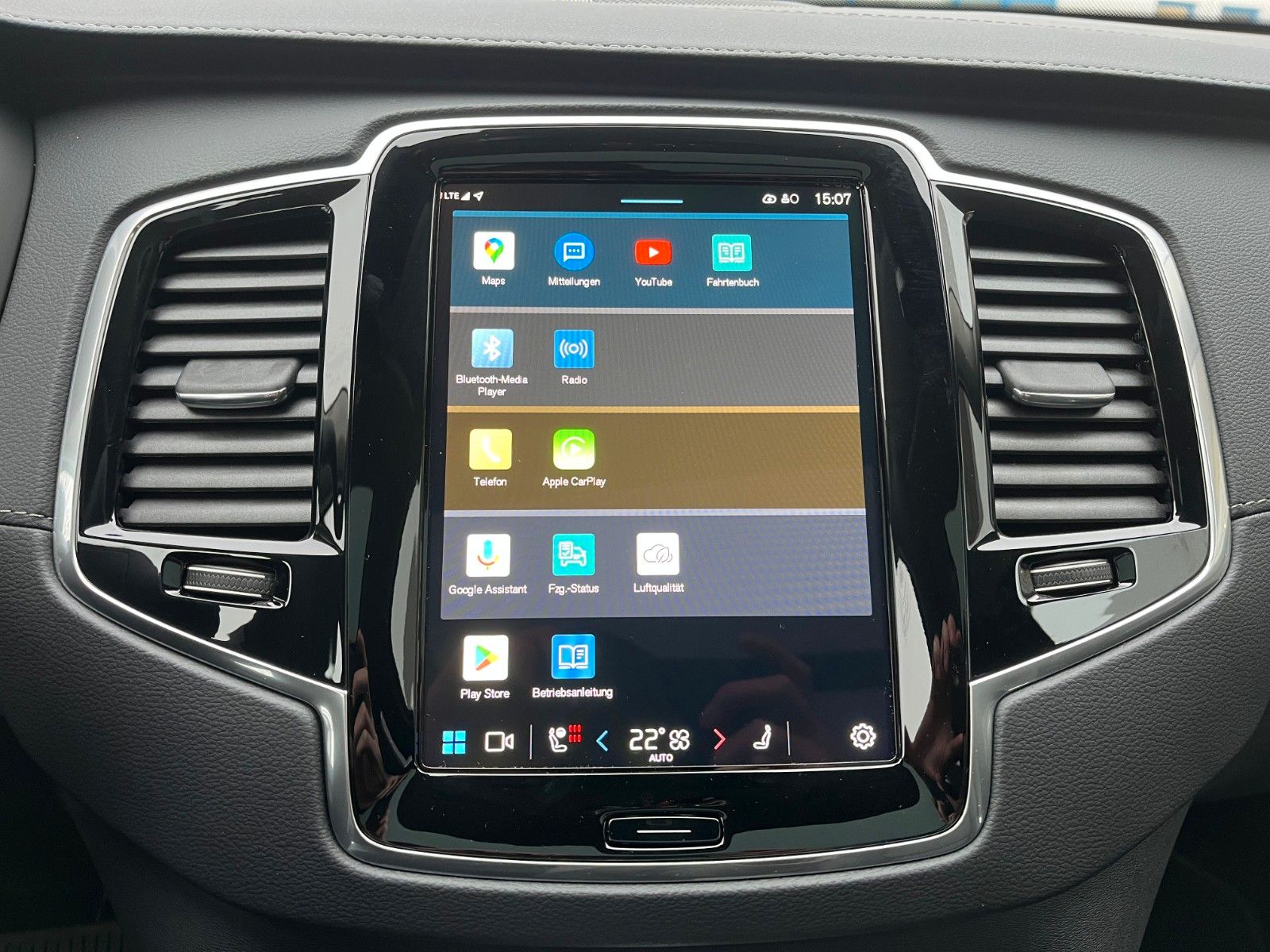 Volvo XC90 T8 Ultra Dark Plug-In AWD - Samsaru's Car Outlet
