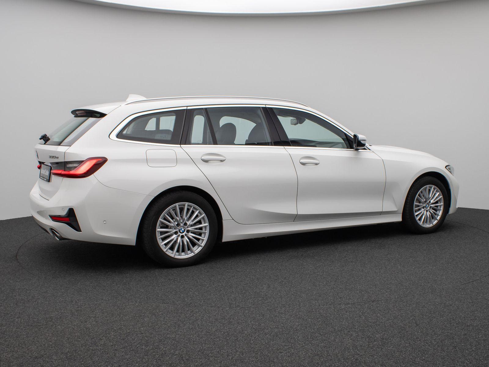 BMW 330e xD Sport Line - Samsaru's Car Outlet