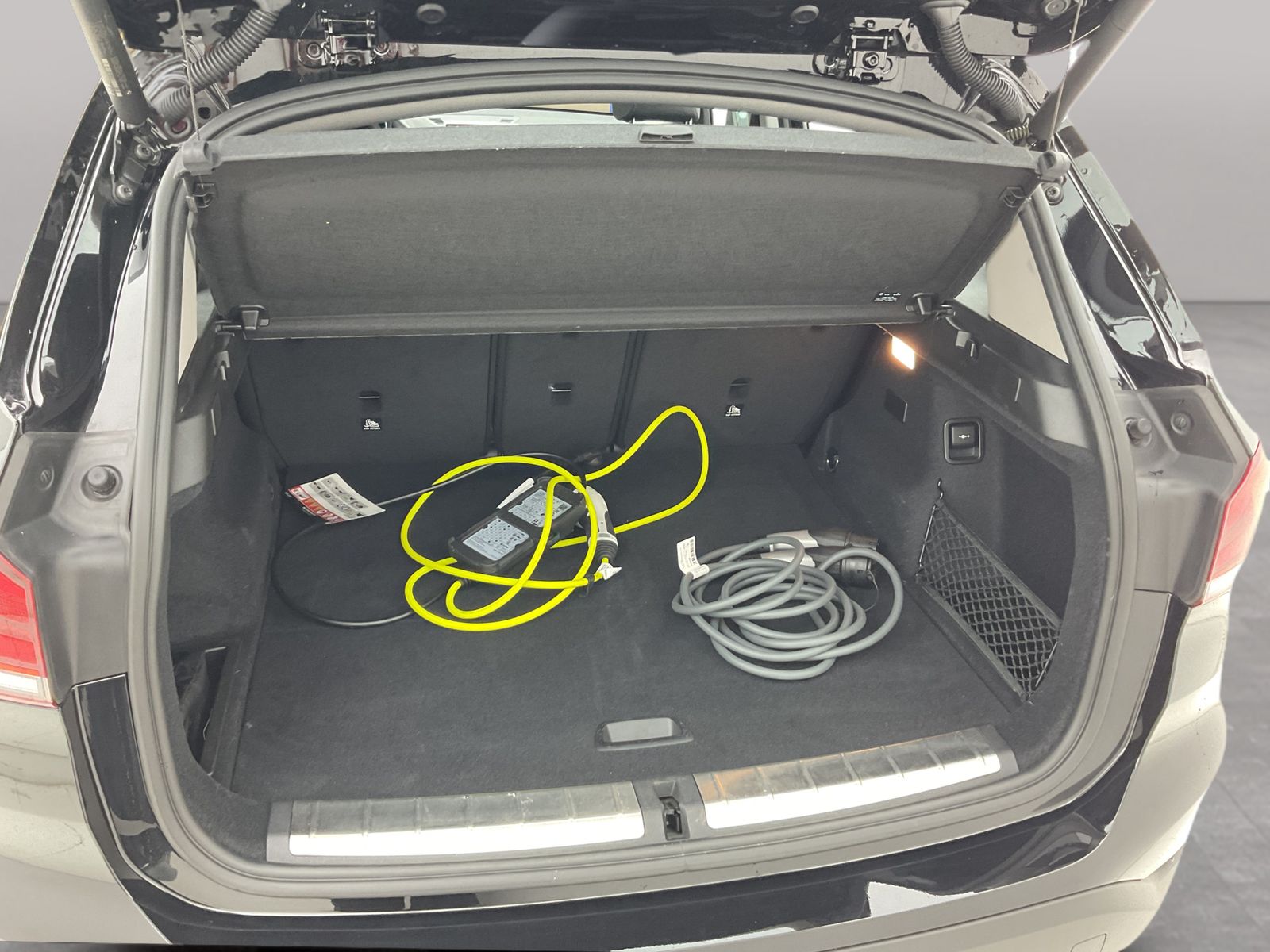 BMW X1 xDrive25e - Samsaru's Car Outlet