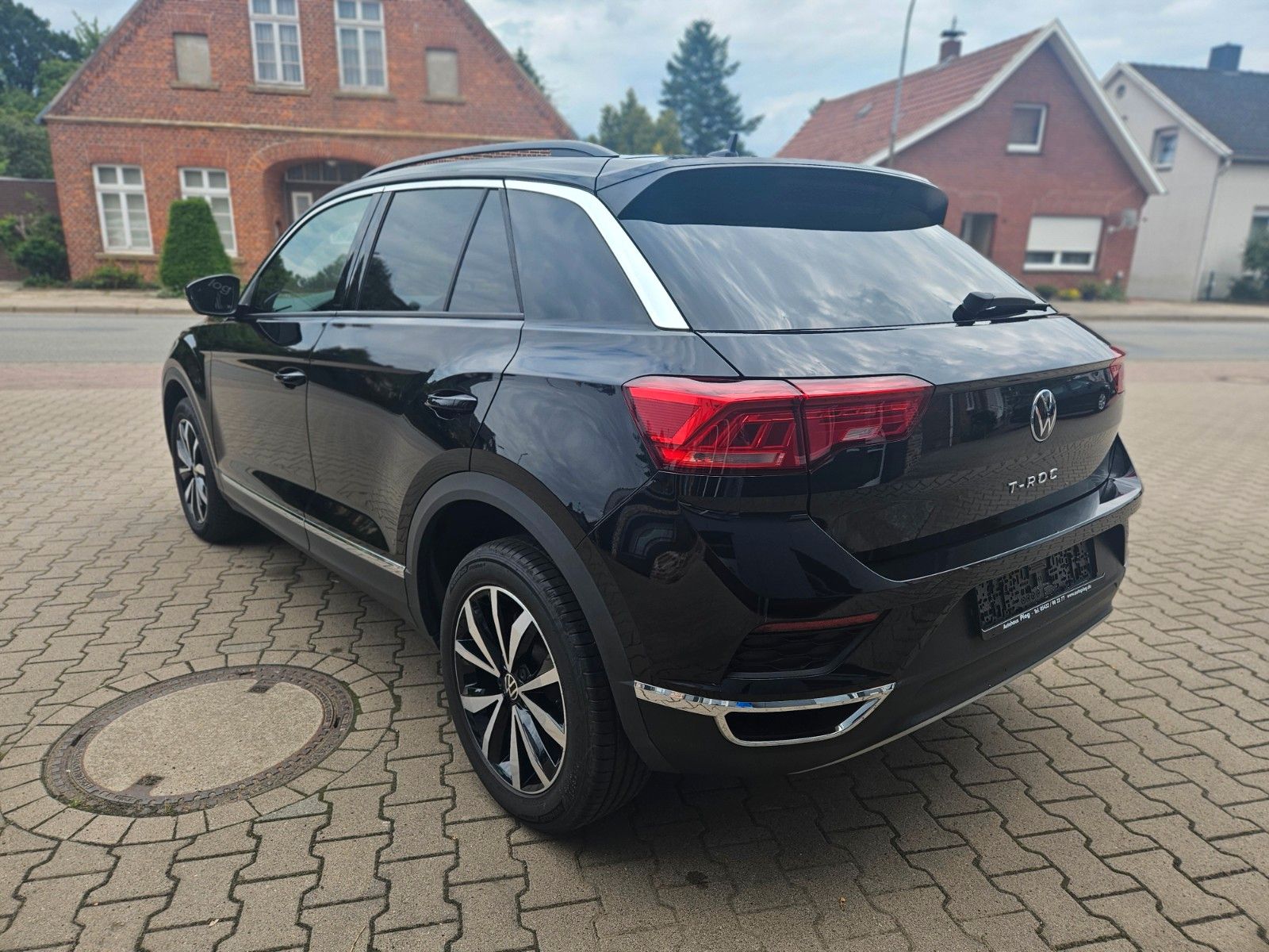 Volkswagen T-Roc 2.0 TDI Style" → "Volkswagen T-Roc 2.0 TDI Style - Samsaru's Car Outlet