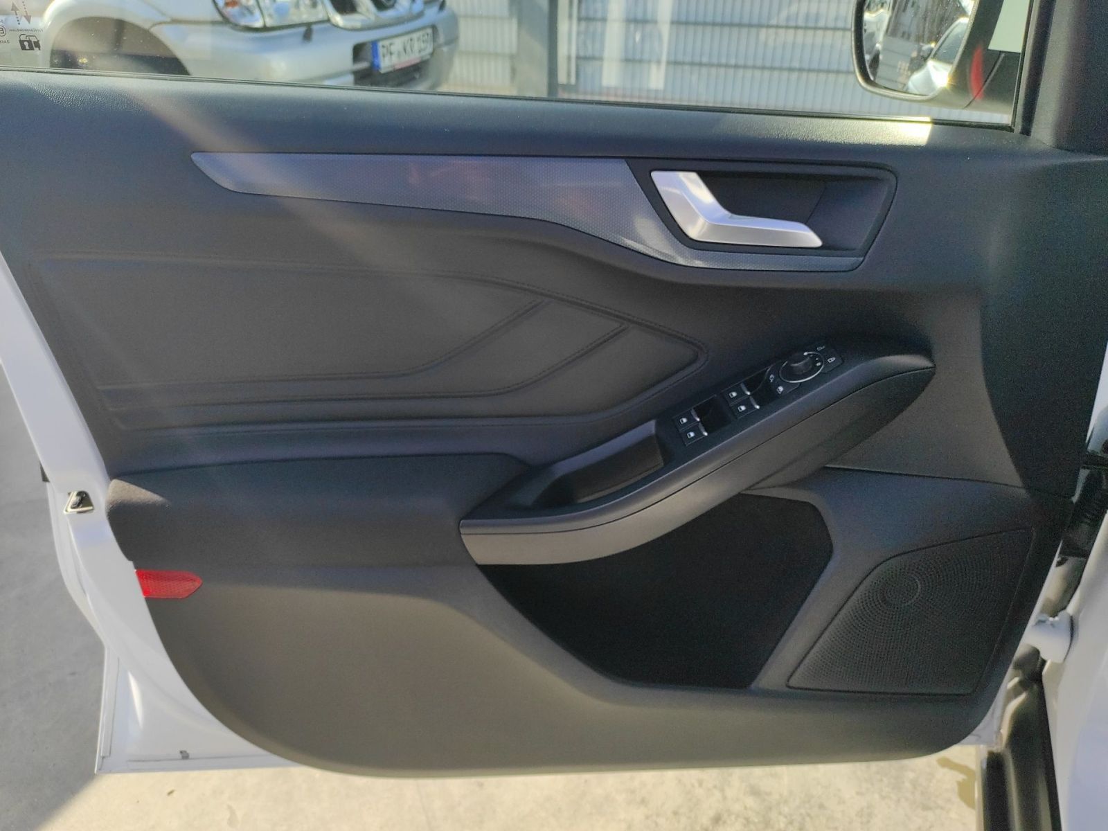 Ford Focus 1.0 - Samsaru's Car Outlet