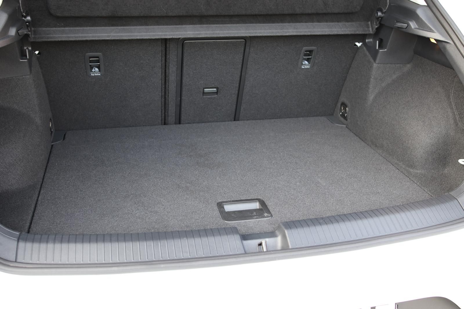 Volkswagen T-Roc 1.5 TSI Life DSG - Samsaru's Car Outlet