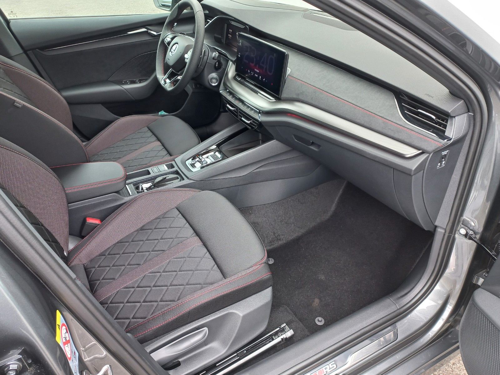 Skoda Octavia Combi RS TSI - Samsaru's Car Outlet