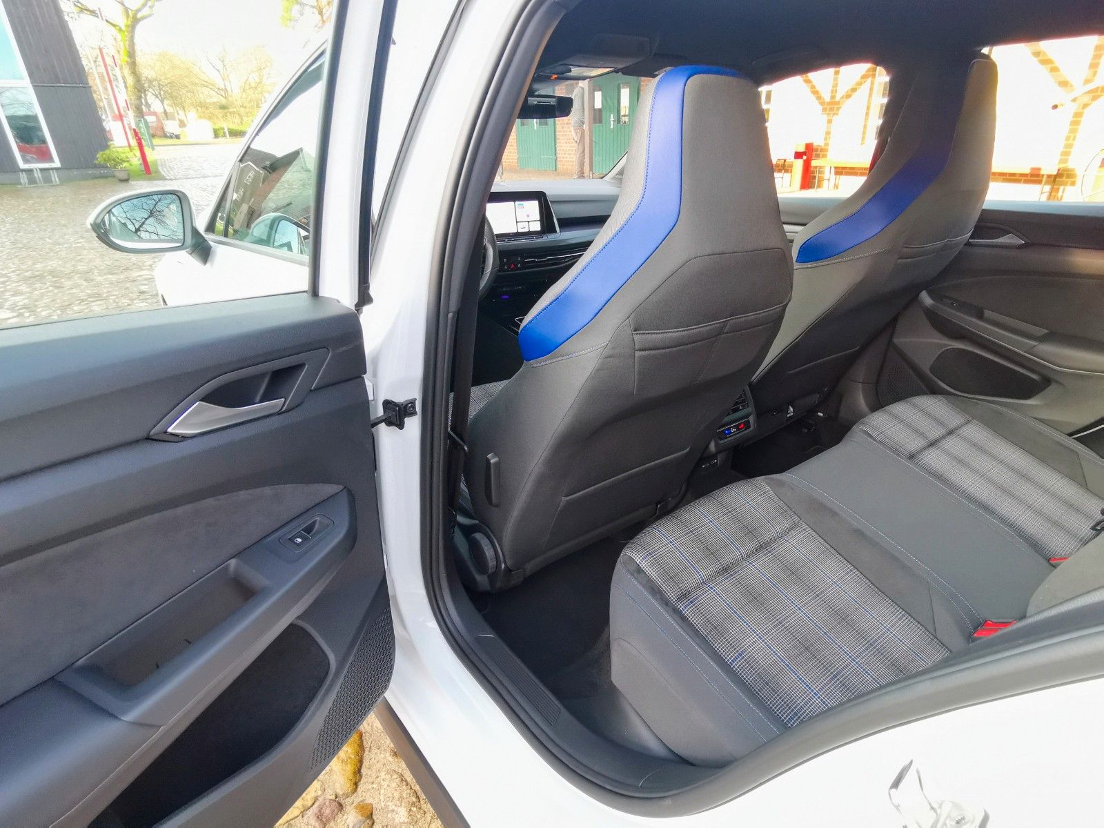 Volkswagen Golf VIII GTE Hybrid - Samsaru's Car Outlet