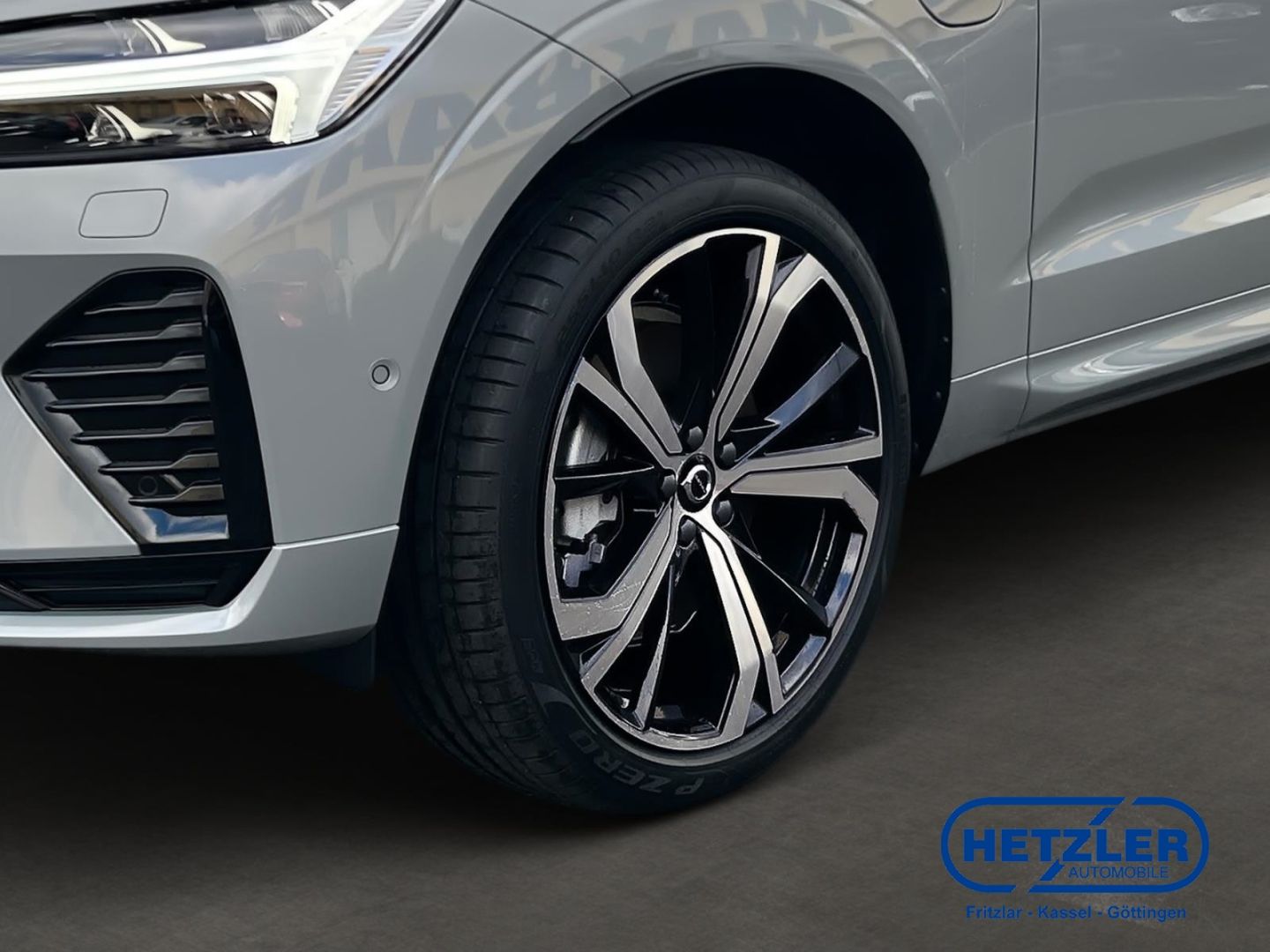 Volvo XC60 Ultra Dark Recharge Plug-In Hybrid AWD T8 T