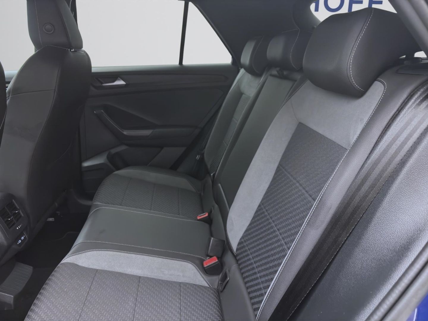 Volkswagen T-Roc 2.0 TSI DSG 4M - Samsaru's Car Outlet