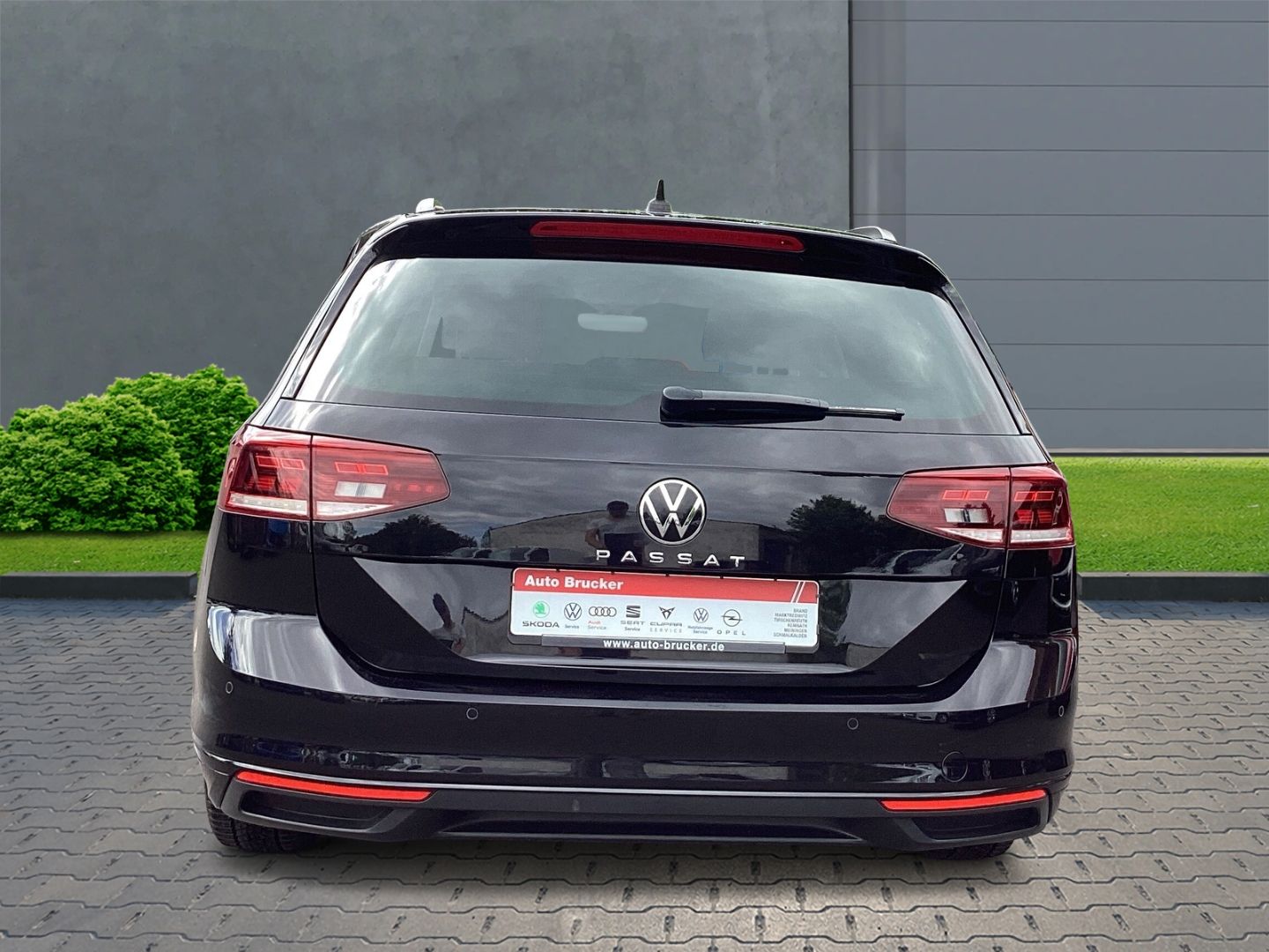 Volkswagen Passat Variant Business 2.0 TDI - Samsaru's Car Outlet