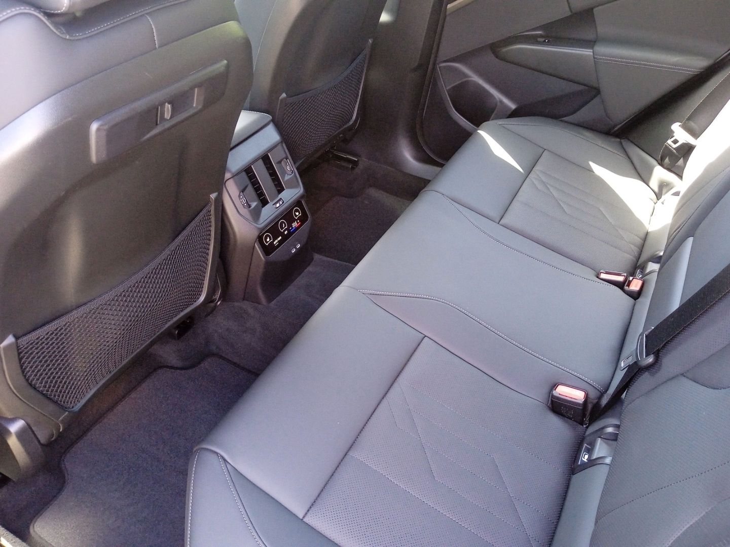 BMW X3 xDrive20d+AHK el.+KAMERA+ADT. LED+DAB+KEYLESS
