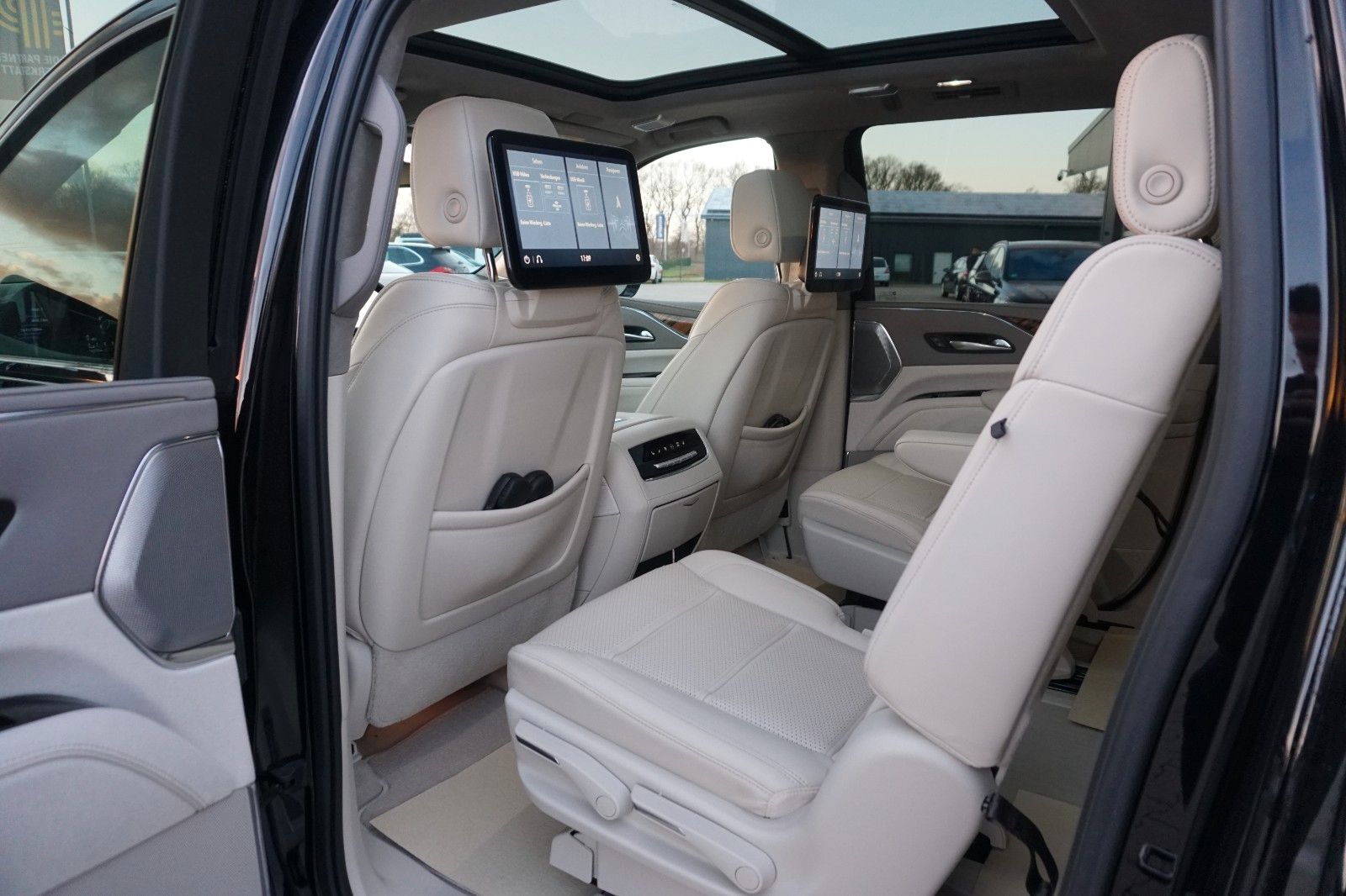 Cadillac Escalade Platinum ESV 6.2l V8 7-Si*LED*HUD*MWST