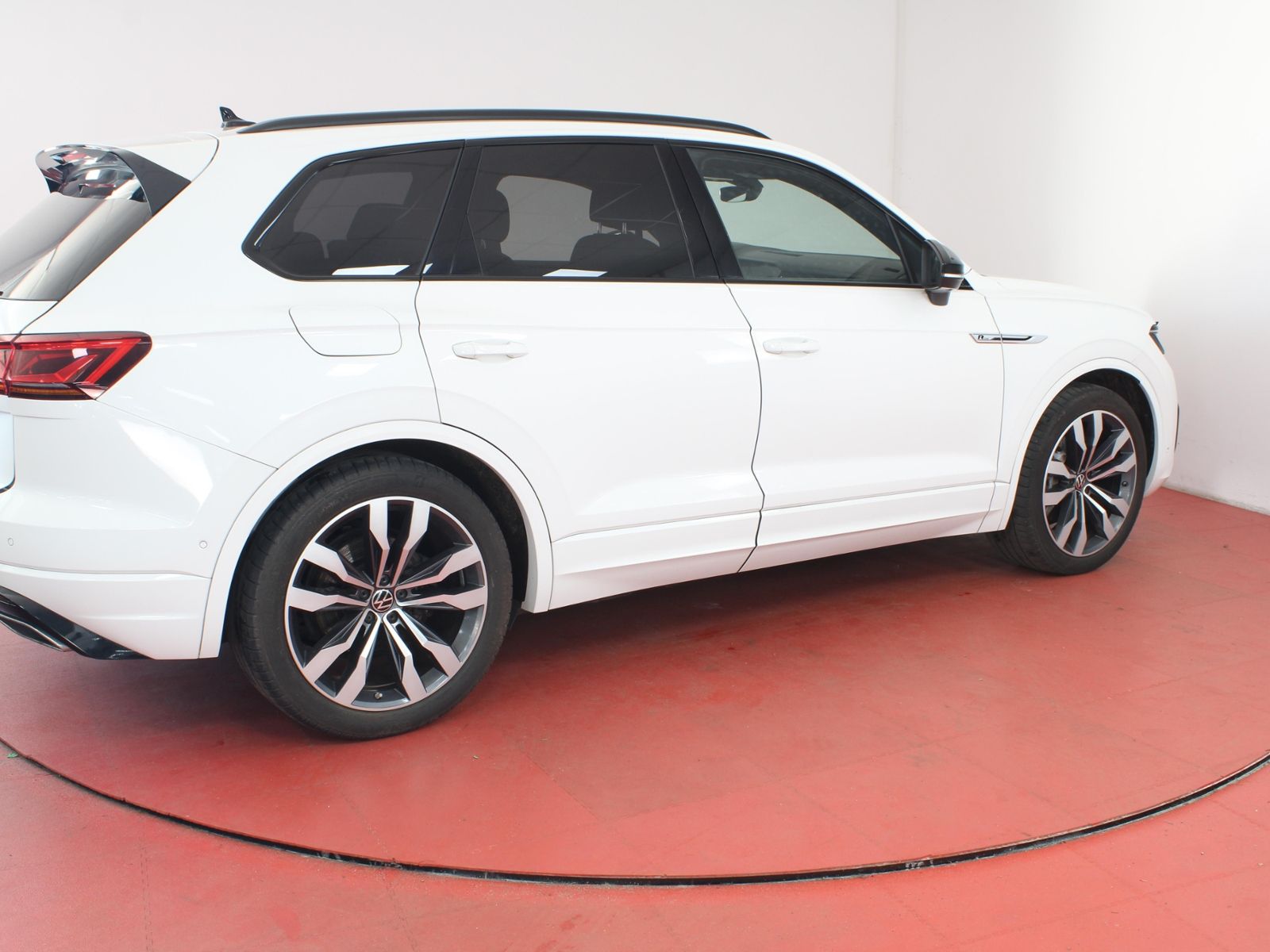 Volkswagen Touareg R-Line Black Style 3.0TDI 582,-ohne Anza