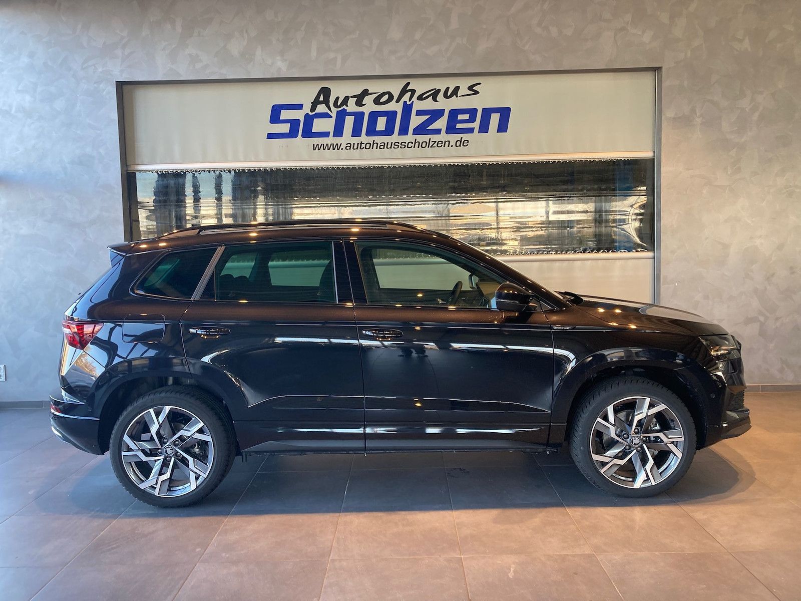 Skoda Karoq Sportline 4x4 TDI DSG AHK PANO 5JG Kam360