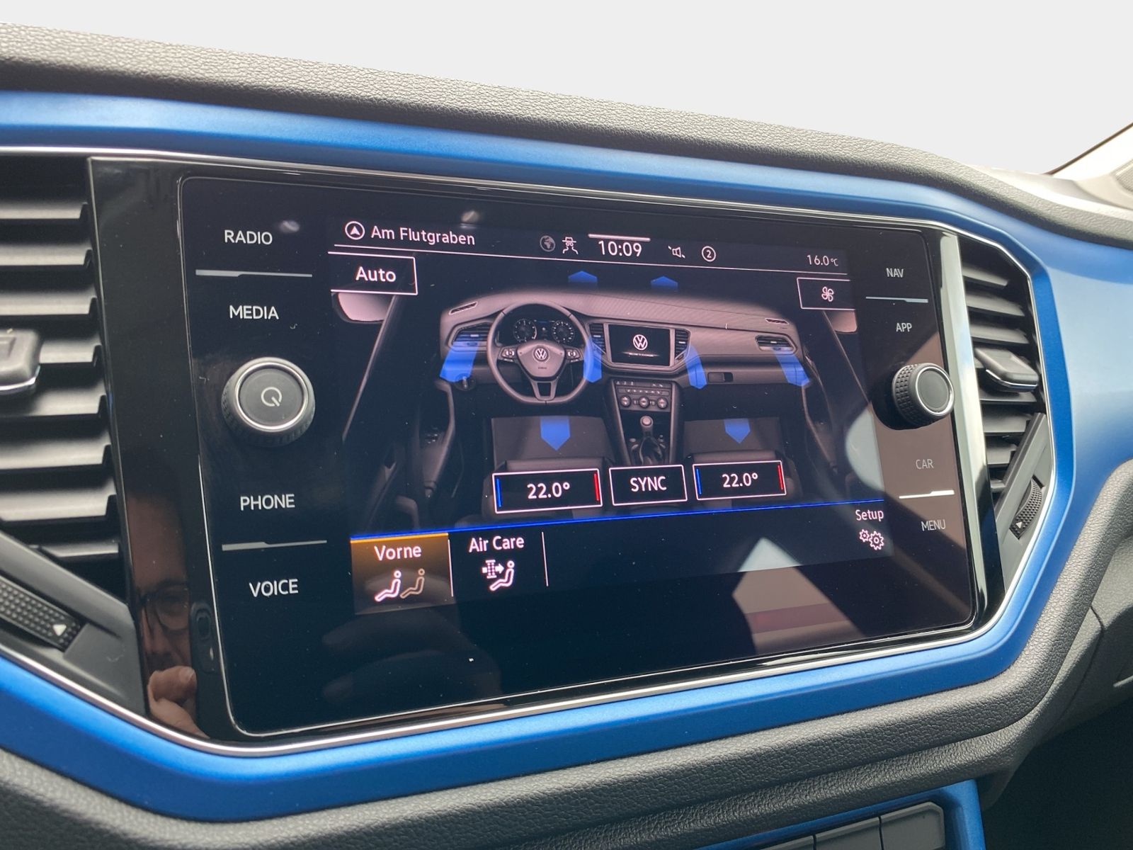 Volkswagen T-Roc 2.0 TDI Style - Samsaru's Car Outlet