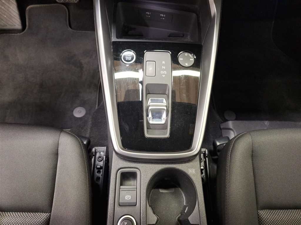 Audi A3 advanced 35 2.0 TFSI S-tronic MMI Standhz AHK