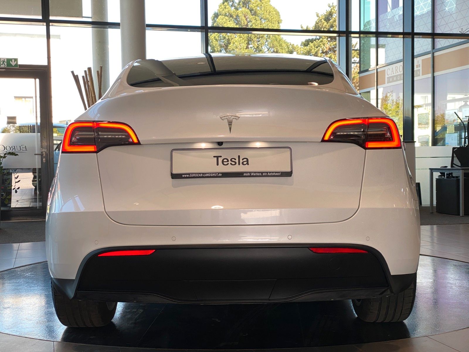 Tesla Model Y AWD Long Range Dual Motor Enh.Autopilot