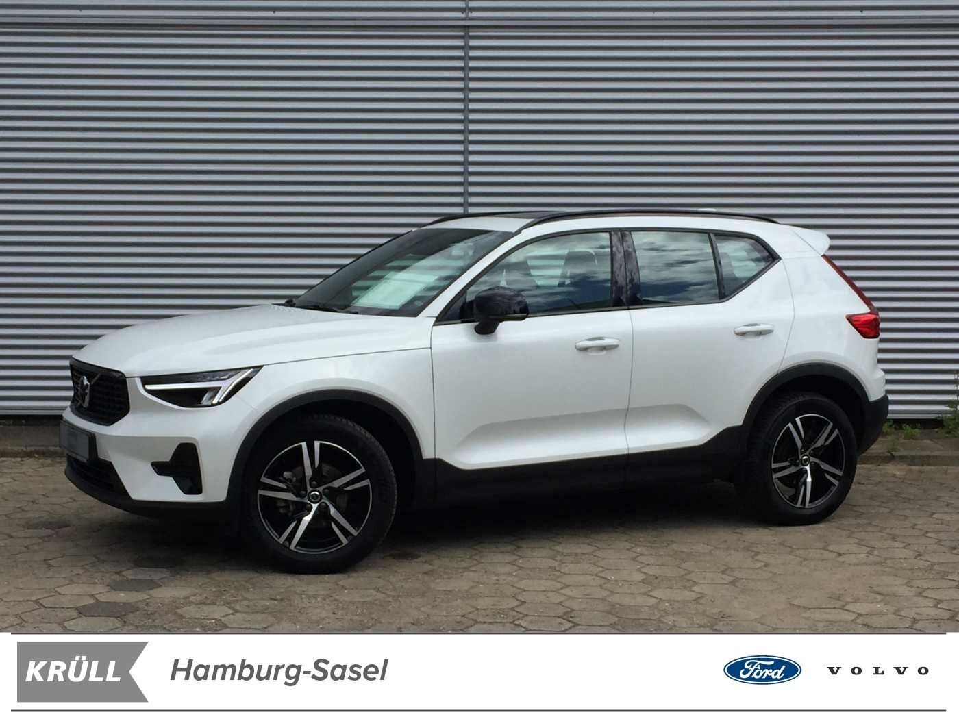 Volvo XC40 XC 40 T2 Plus Dark 2WD Panorama, AHK, GJR u