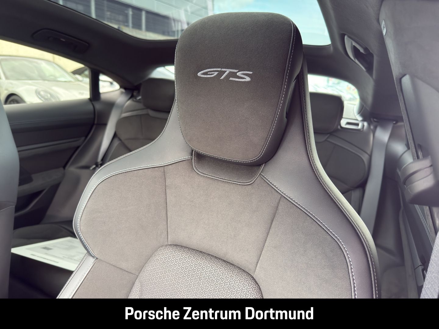 Porsche Taycan GTS Luftfederung BOSE Panoramadach LED