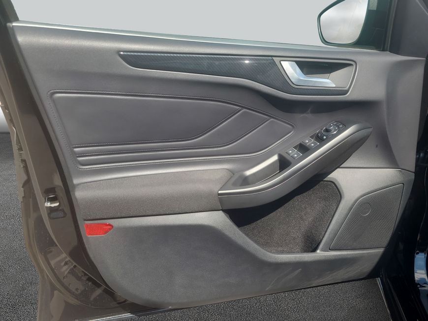 Ford Focus Turnier 1.0 EcoBoost Hybrid Aut. ST-LINE X