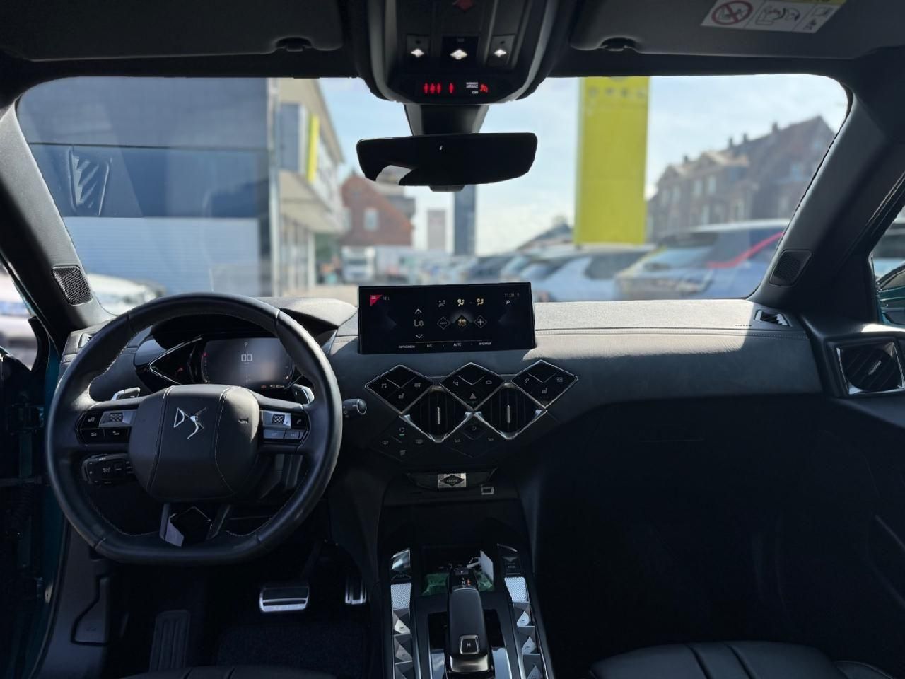 DS Automobiles DS 3 Crossback So Chic - Samsaru's Car Outlet