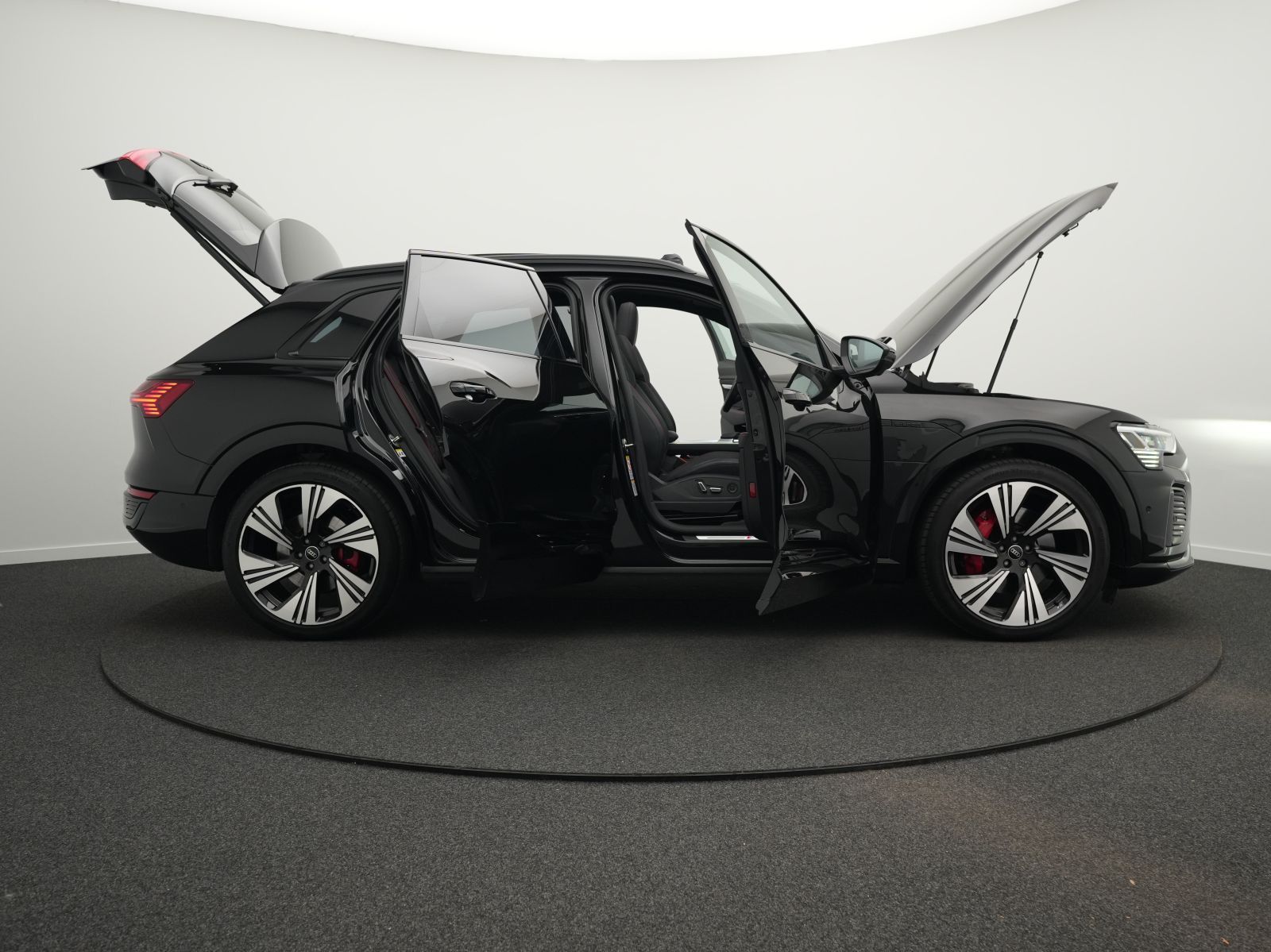 Audi Q8 e-tron S line 55 quattro *Opt.schw*PANO*AHK*