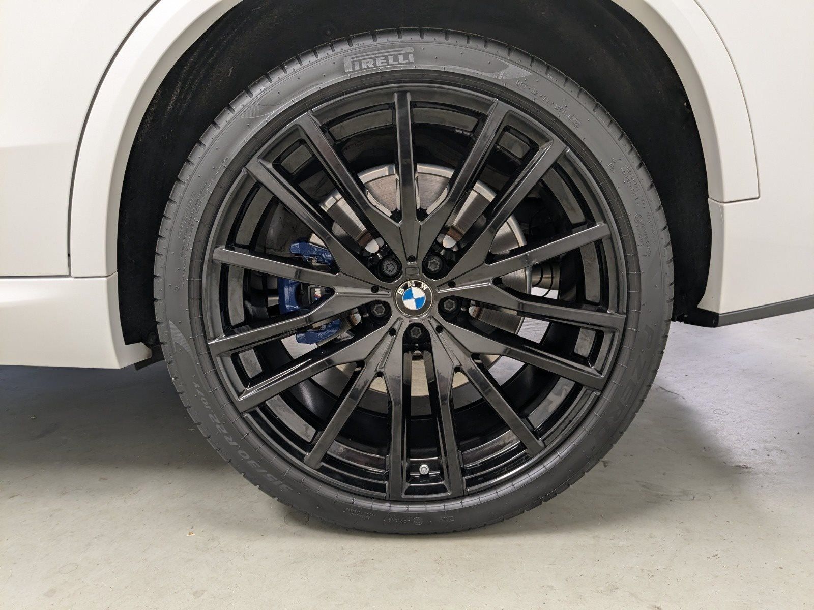 BMW X5 xDrive40d M Sport LASER PANO B&W DA Prof. PA+