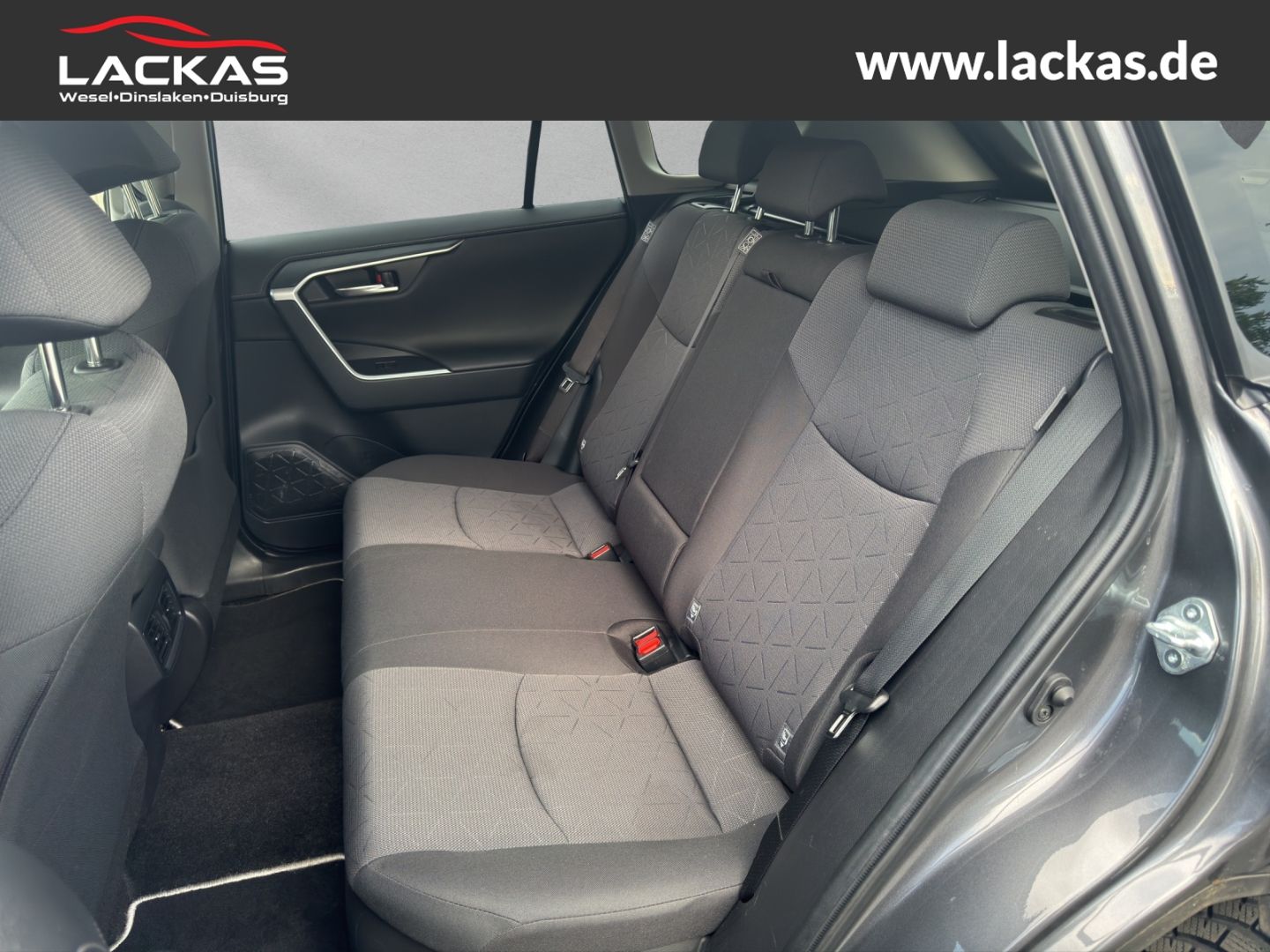 Toyota RAV 4 Hybrid - Samsaru's Car Outlet