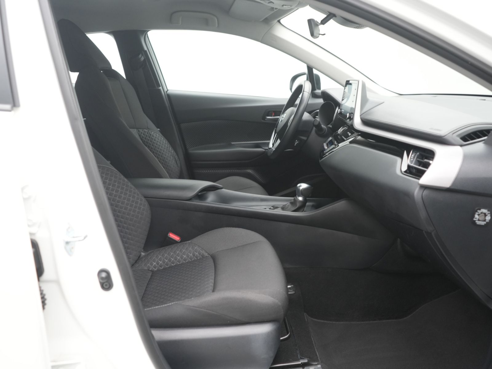 Toyota C-HR Hybrid - Samsaru's Car Outlet