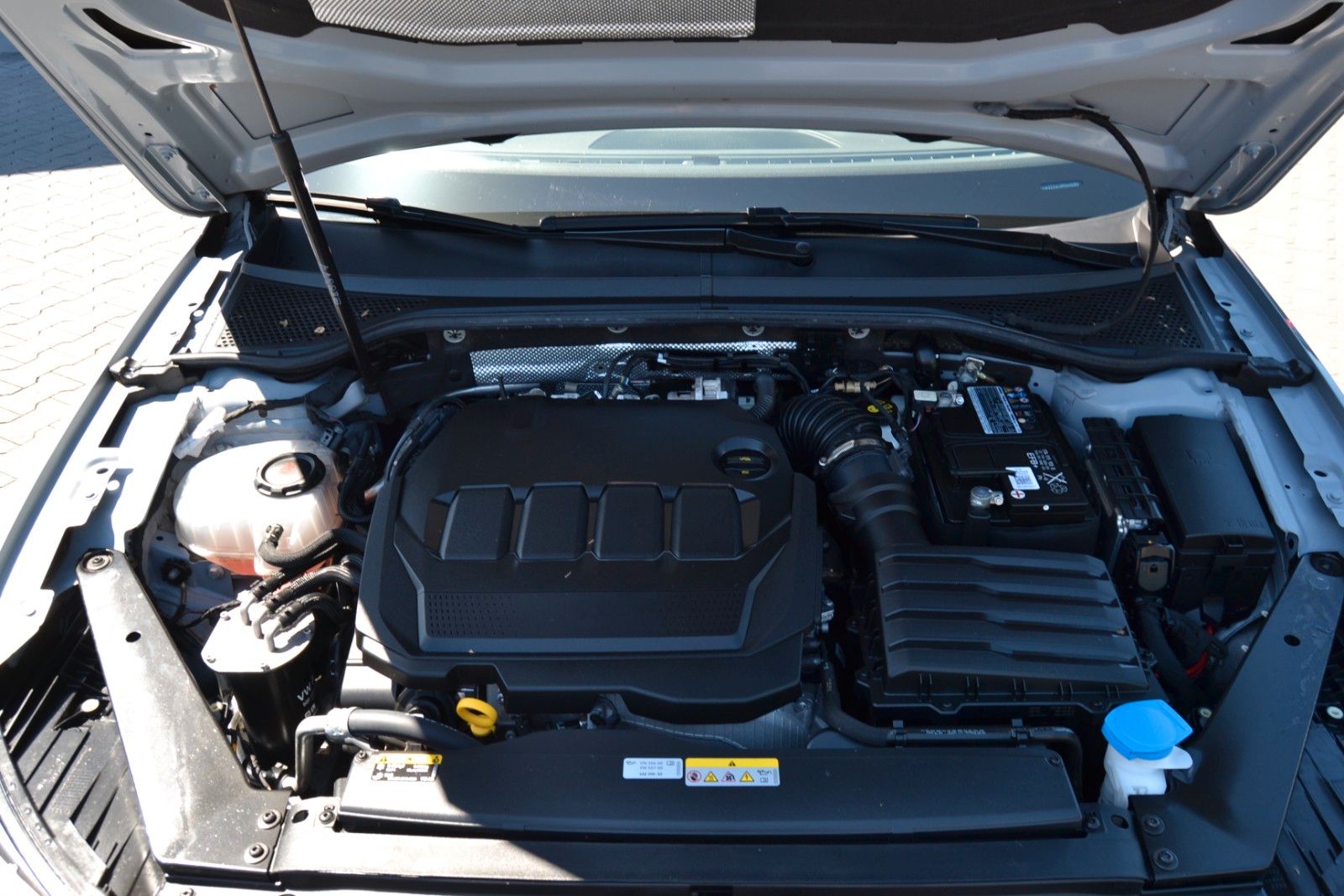 Volkswagen Passat TDI 200 PS AHK Matrix ab 5,49% Finz!