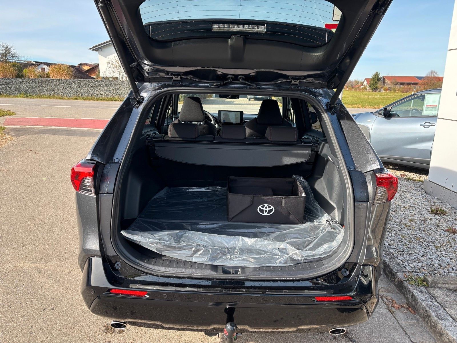 Toyota RAV4 Plug-in Hybrid 4x4 Teamplayer*AHK,Navi,LED*