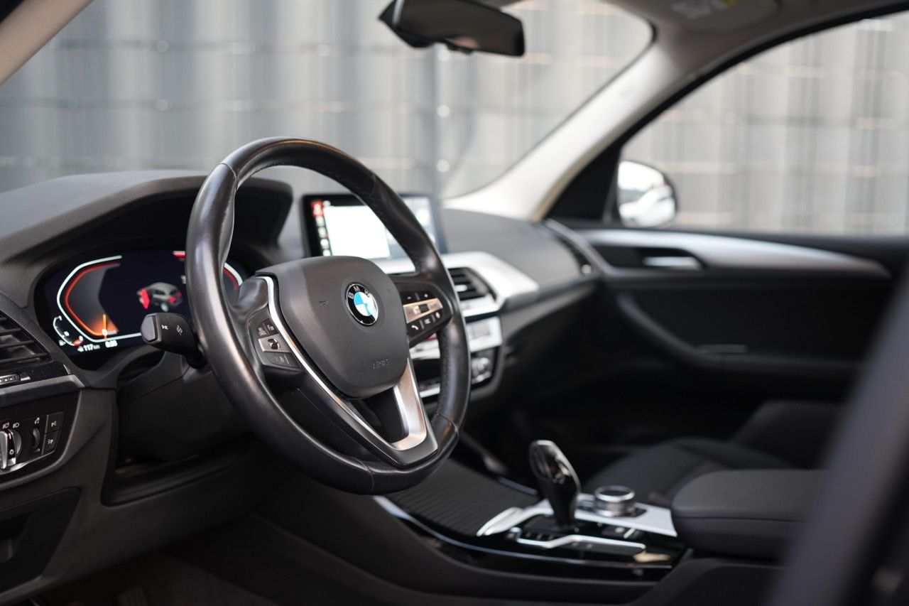 BMW X3 xDrive 20 i Advantage *LIVECOCKPIT*NAVI*