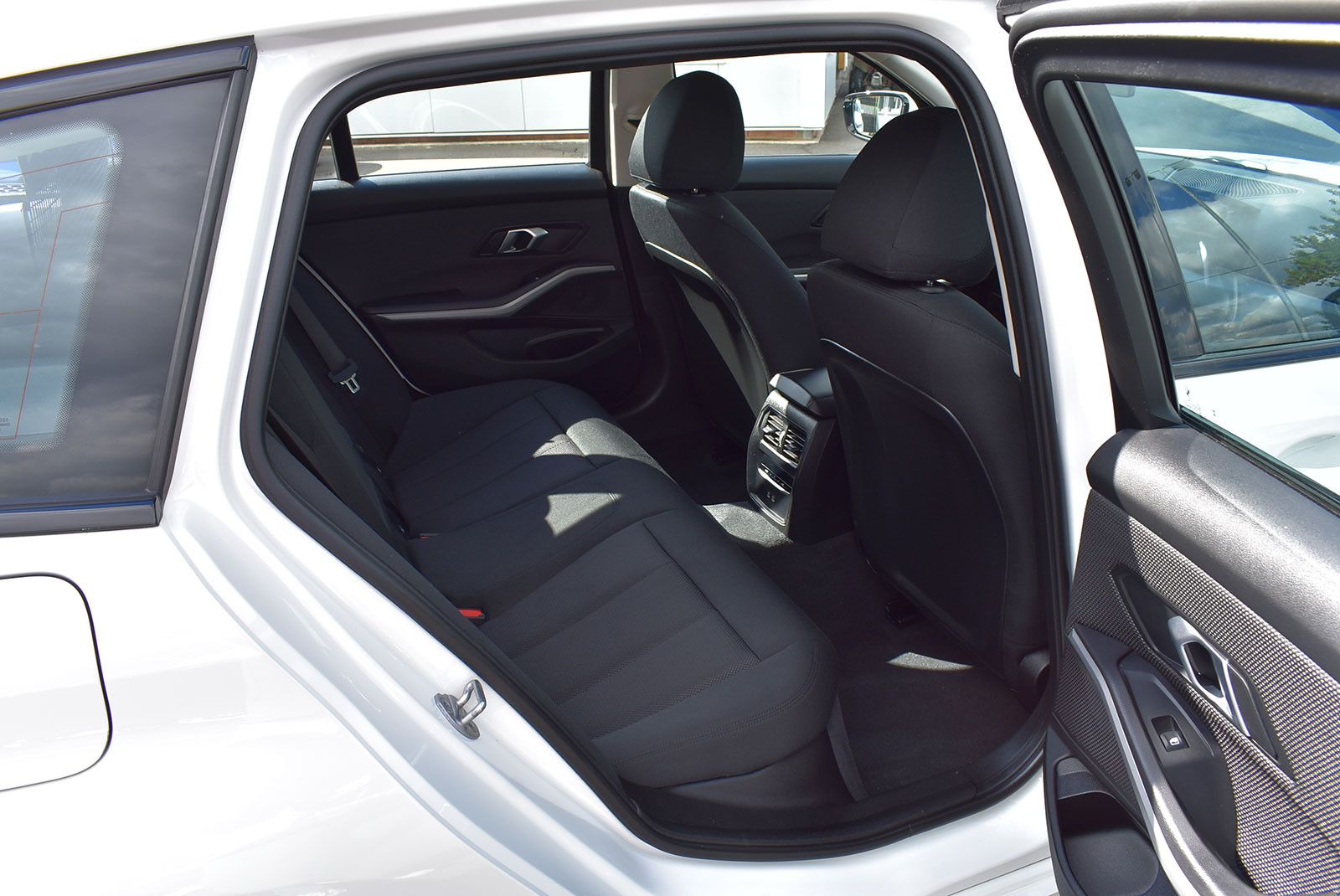 BMW 320d xDrive - Samsaru's Car Outlet