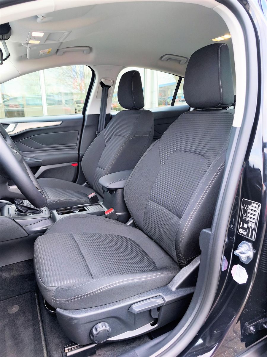 Ford Focus 1.0 EcoBoost Hybrid TITANIUM AHK,iACC,LED