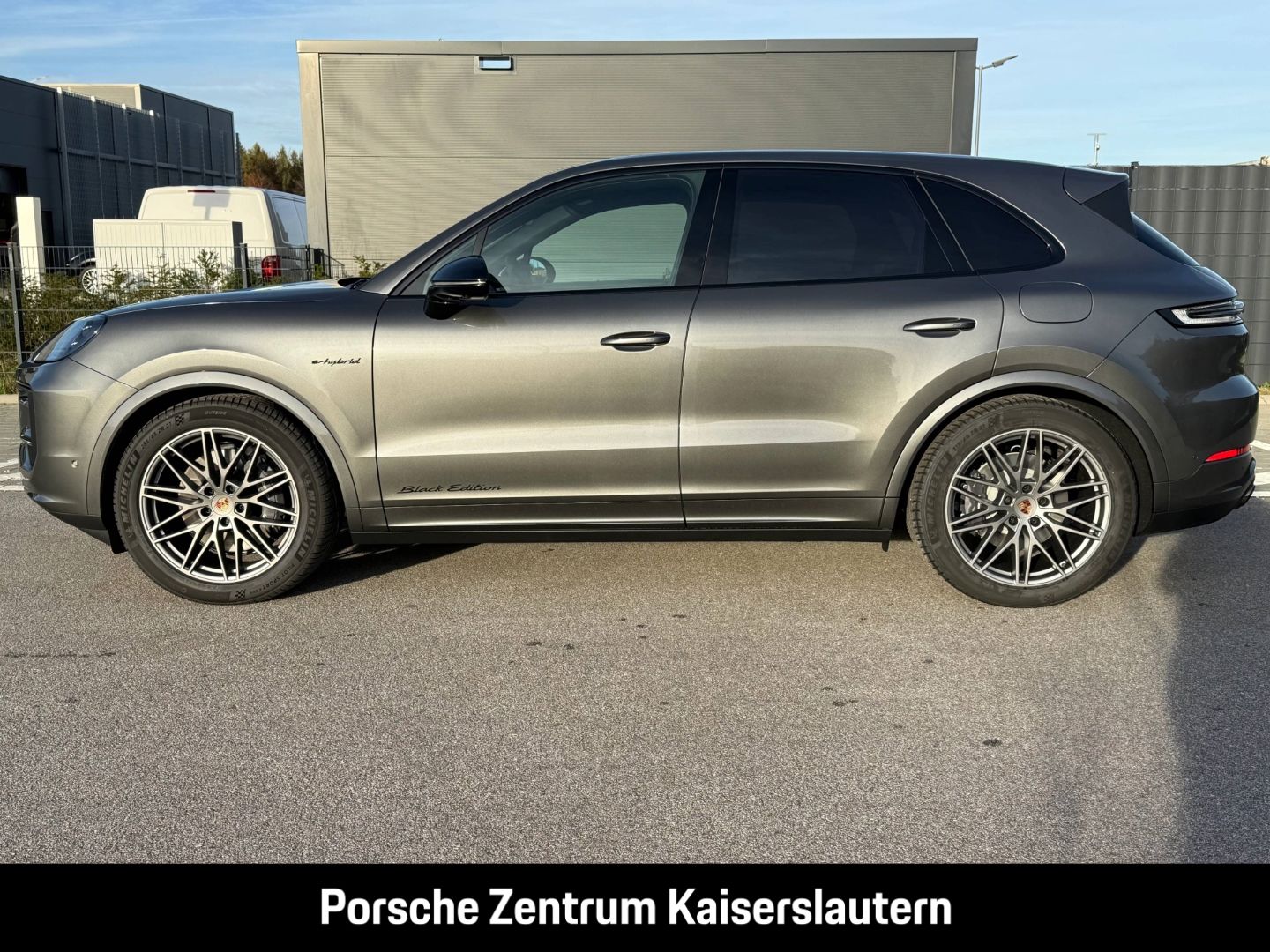 Porsche Cayenne E-Hybrid Black Edition HA-Lenkung 21-Zol