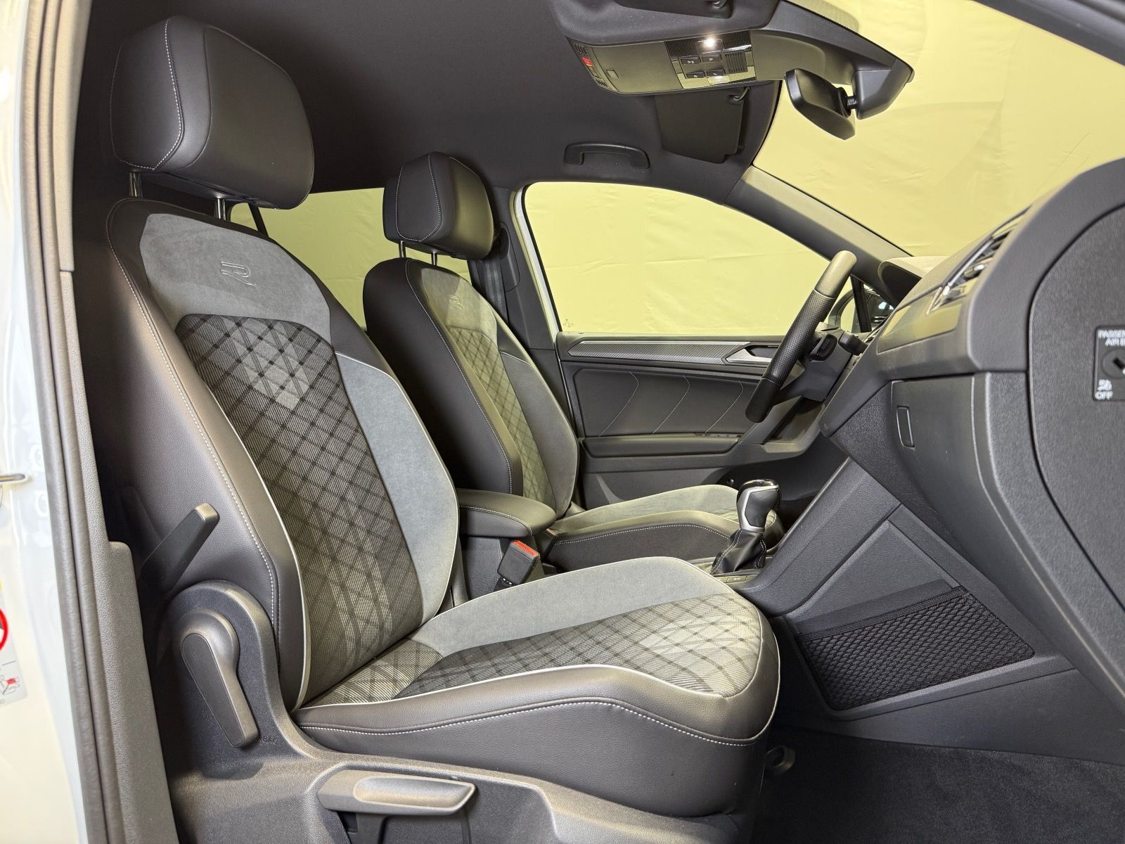 Volkswagen Tiguan R-Line 1.5 TSI DSG - Samsaru's Car Outlet