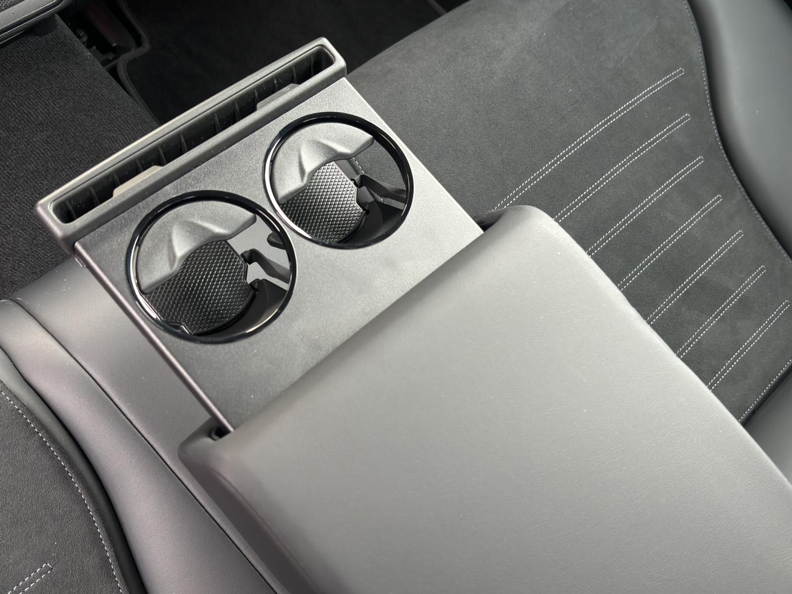 Mercedes-Benz C 200 4MATIC AMG Line - Samsaru's Car Outlet