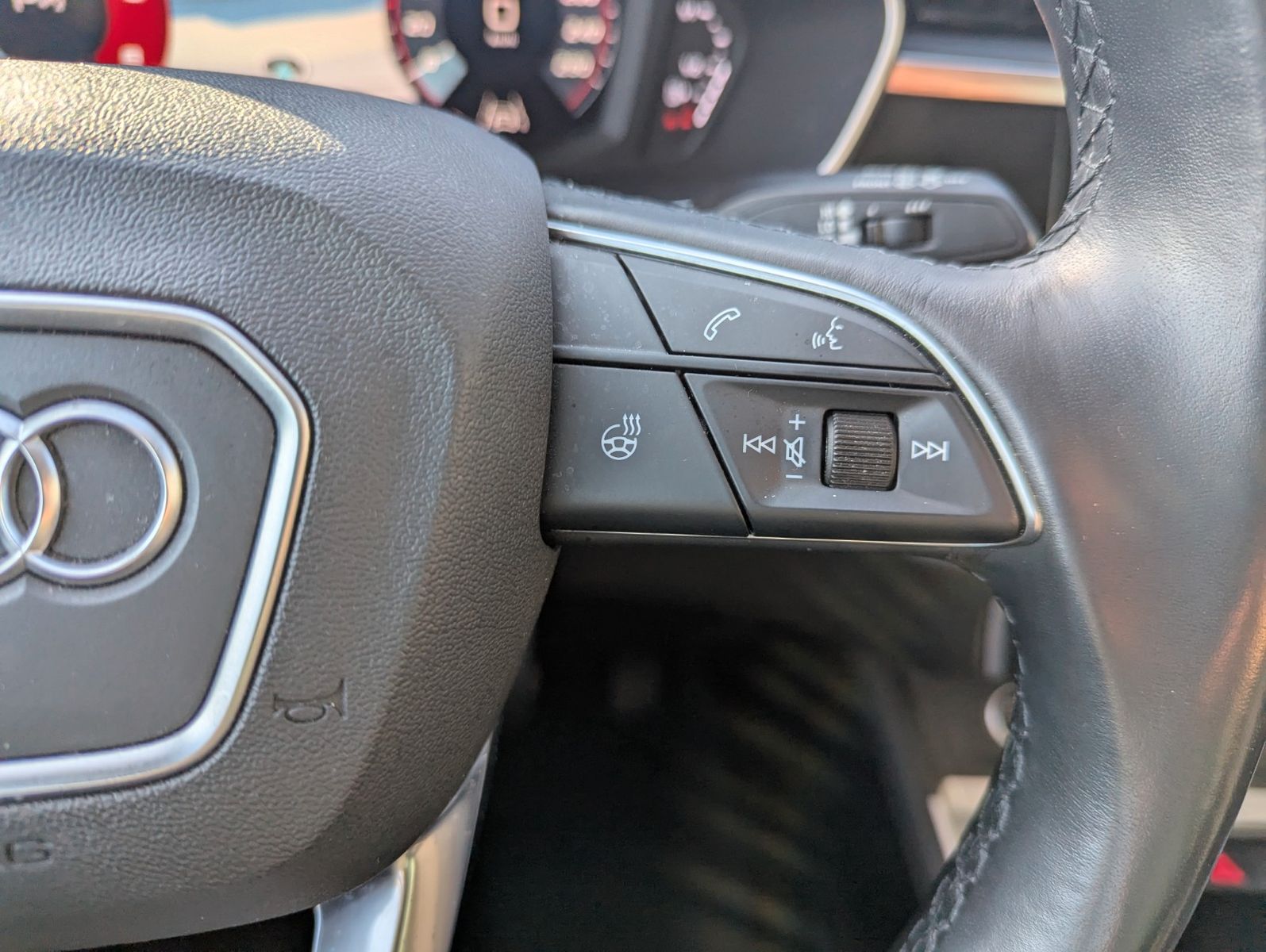 Audi Q3 35 TDI quattro S line - Samsaru's Car Outlet