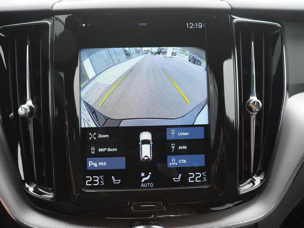 Volvo XC60 B4 D AWD Geartronic R-Design *Xenium * AHK*